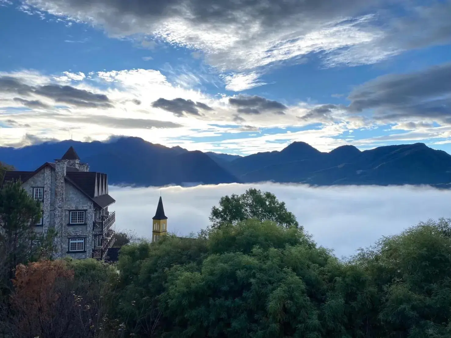 Property building in 日初雲來民宿 Property building in 日初雲來民宿