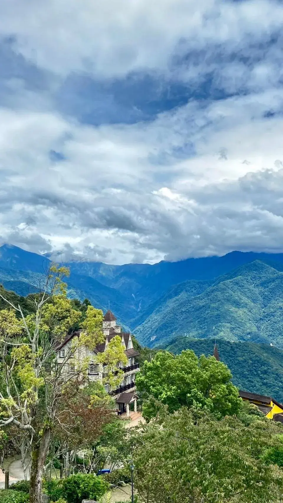 Property building in 日初雲來民宿 Property building in 日初雲來民宿