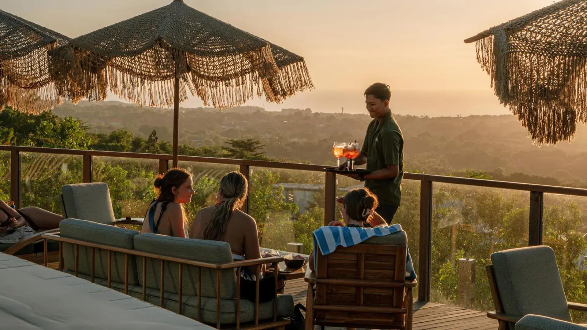 Restaurant/places to eat in Ocean View Villas by Grün Restaurant/places to eat in Ocean View Villas by Grün