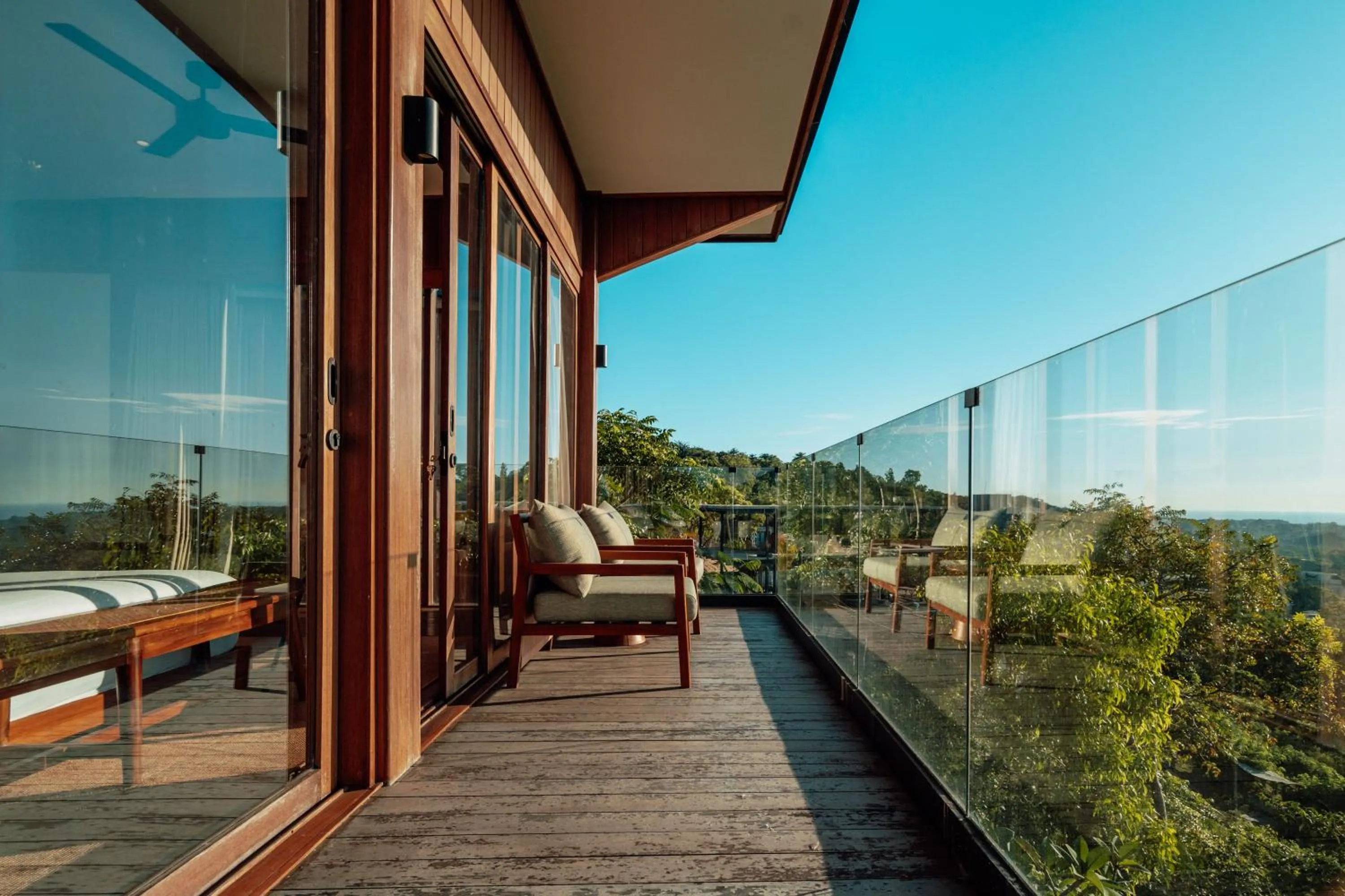 Balcony/Terrace in Ocean View Villas by Grün
