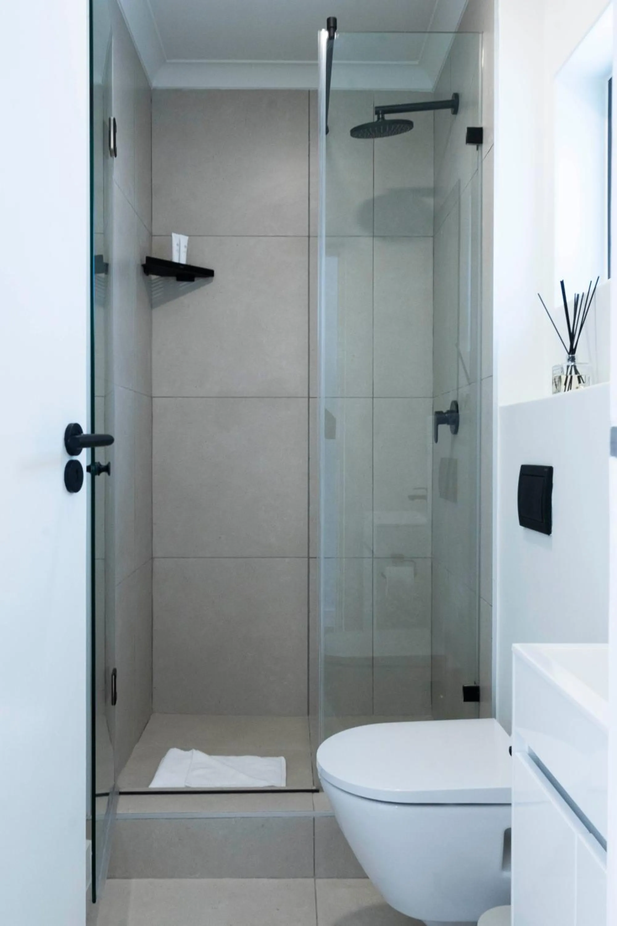 Shower in The Sage Aparthotel by Totalstay