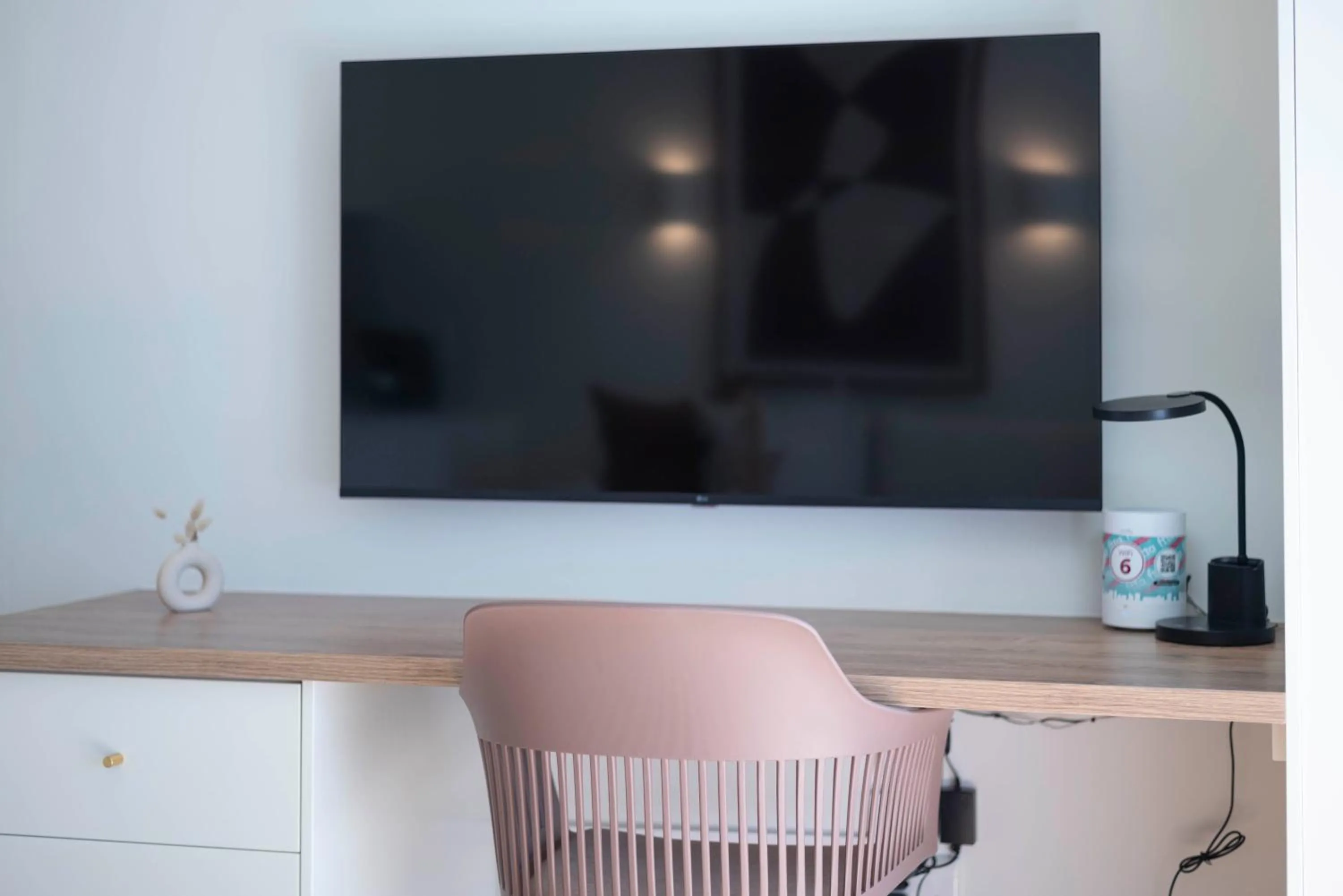 TV and multimedia in The Sage Aparthotel by Totalstay