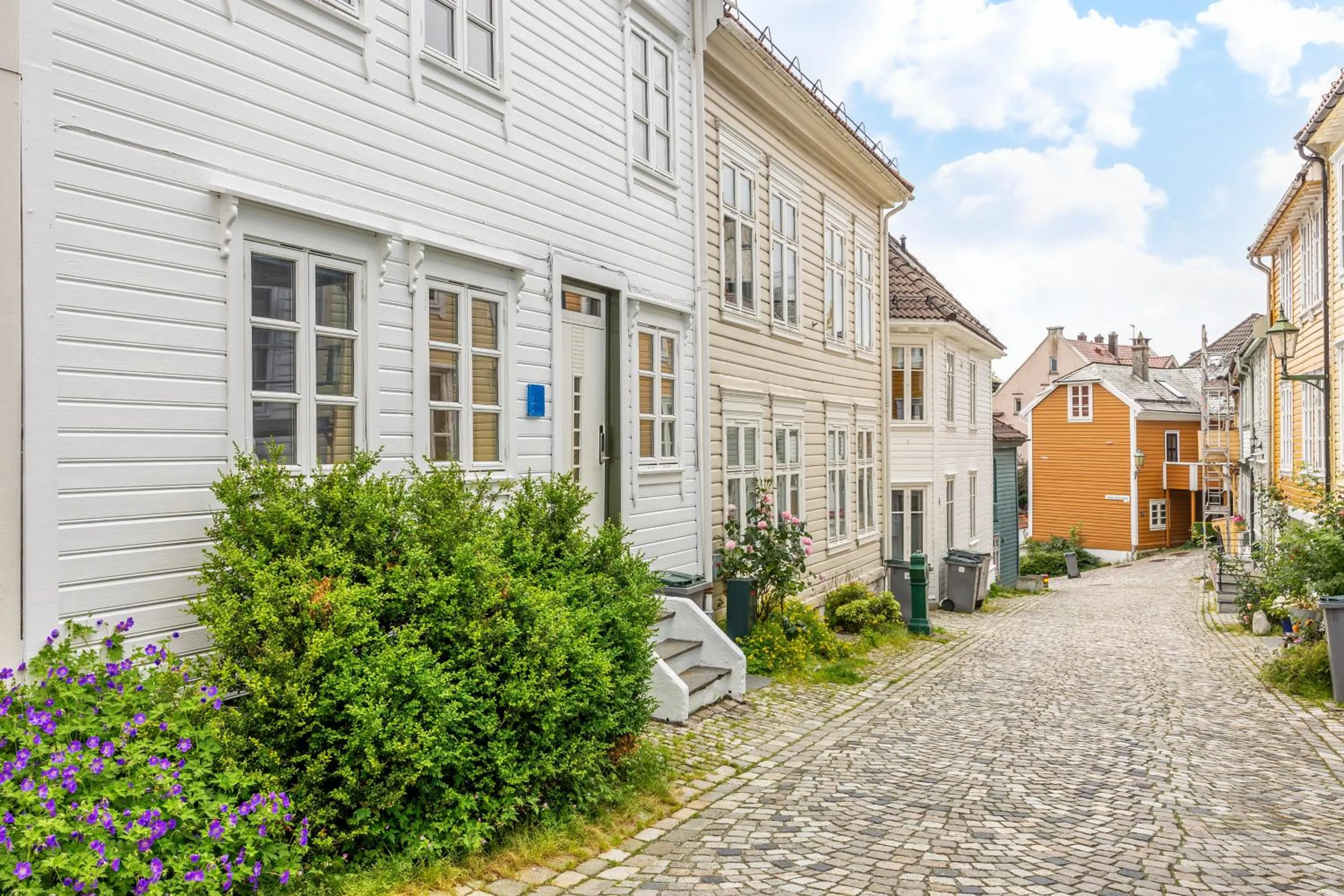 Homerentals Apartments - Behind Bryggen & historic cobblestone streets - 2 Floor renovated from february 2025