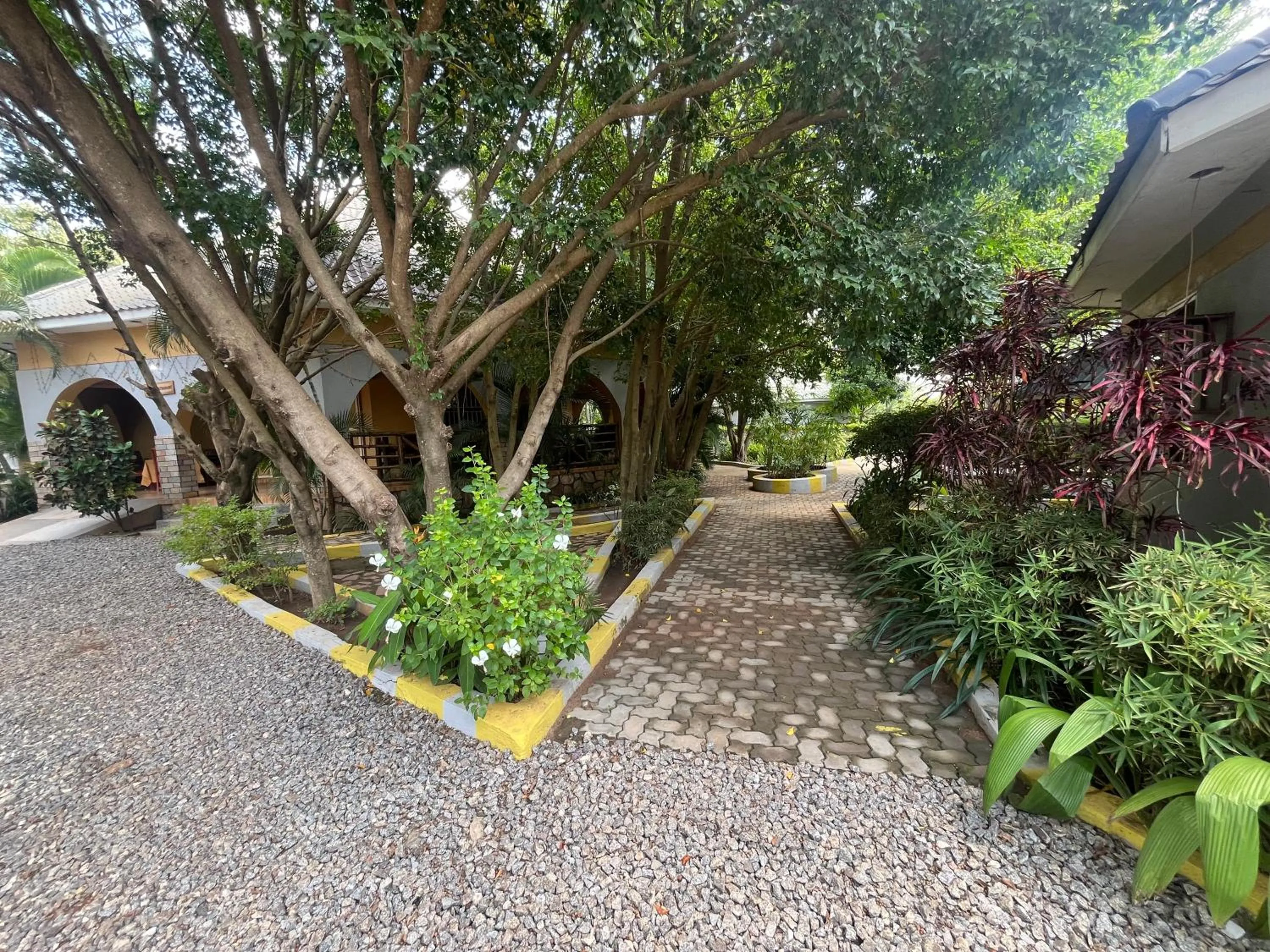 Lavic Country Resort Adjumani