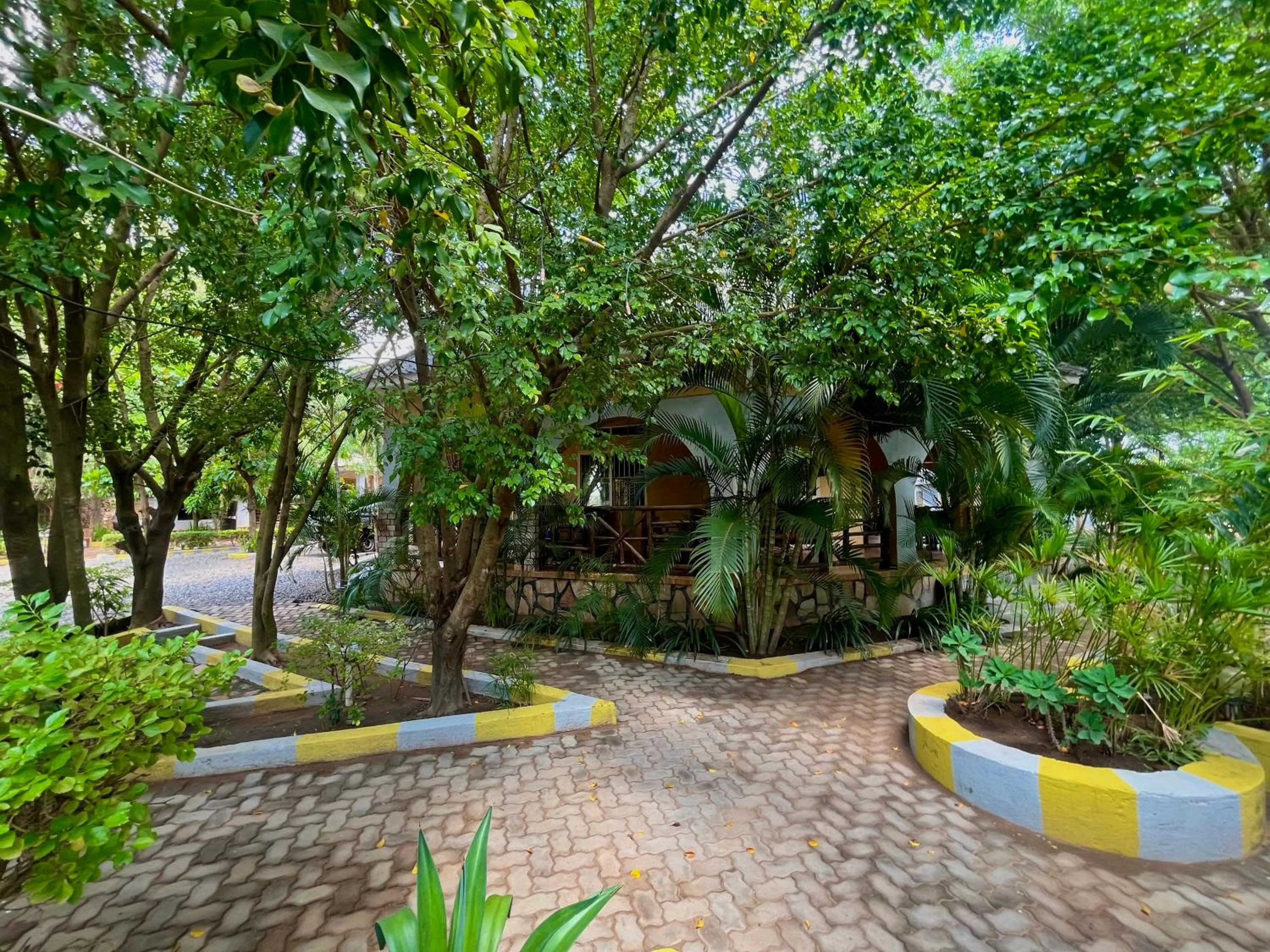 Lavic Country Resort Adjumani