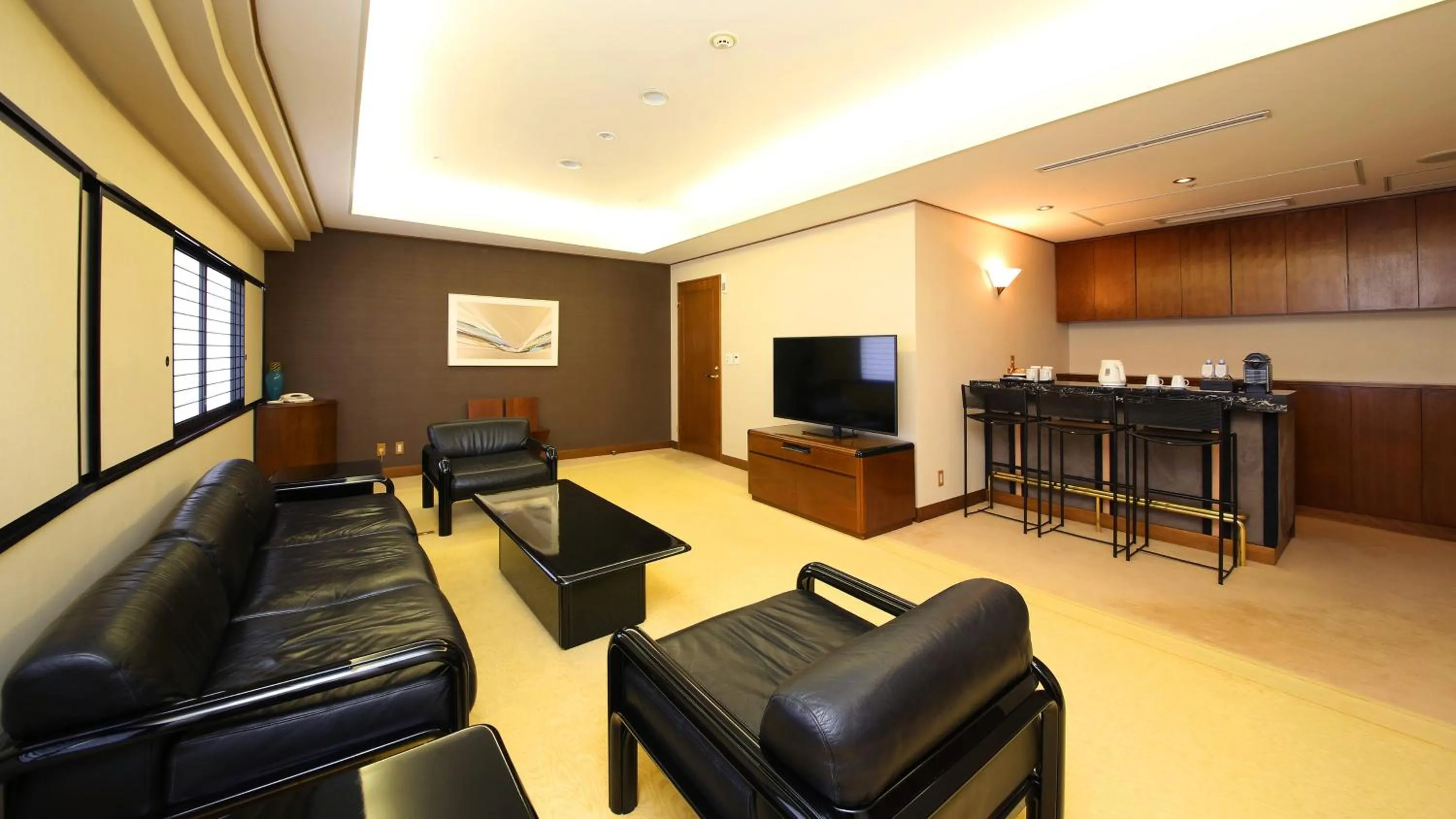 Photo of the whole room in ANA Crowne Plaza Niigata by IHG