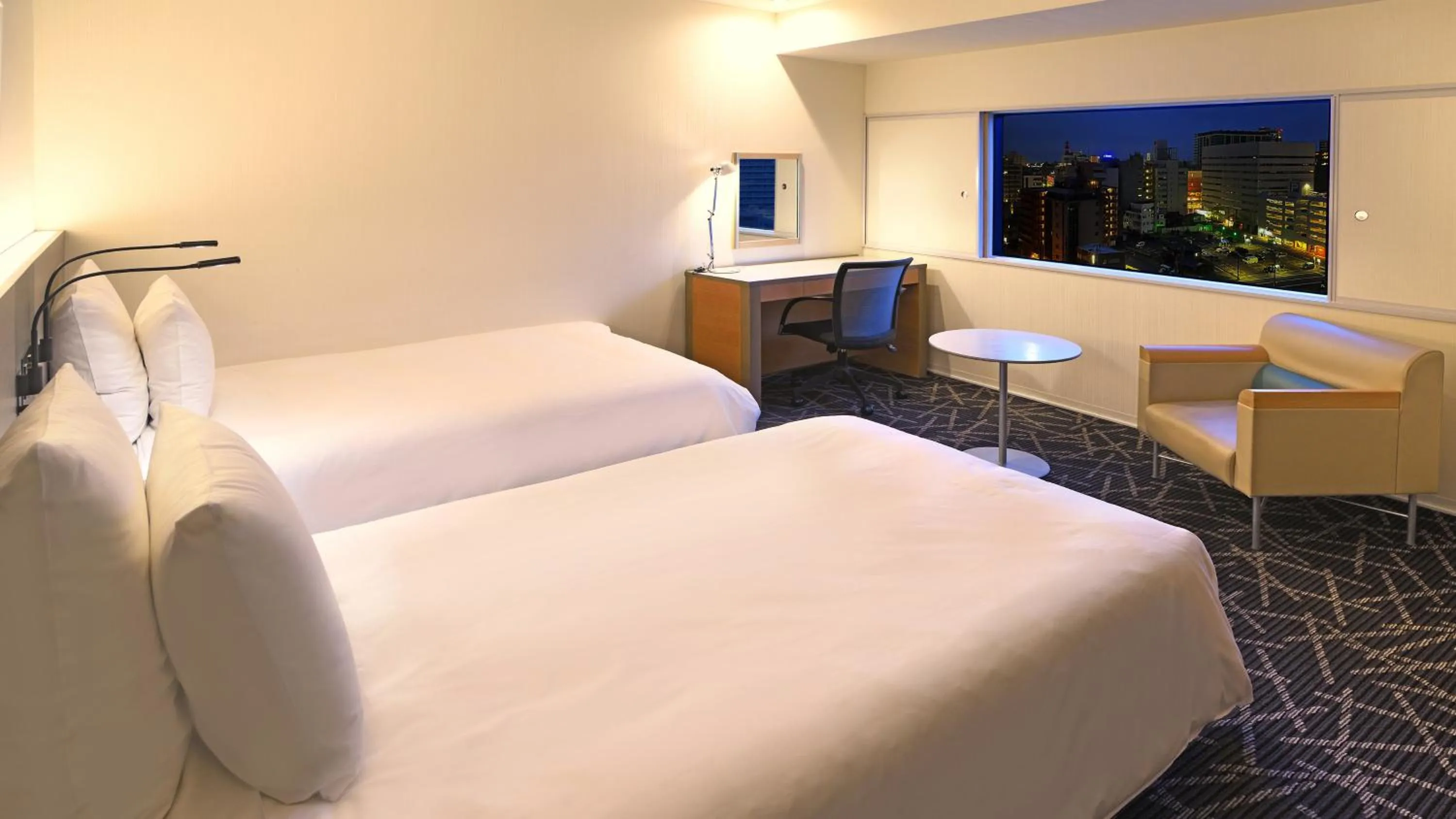 Photo of the whole room, Bed in ANA Crowne Plaza Niigata by IHG