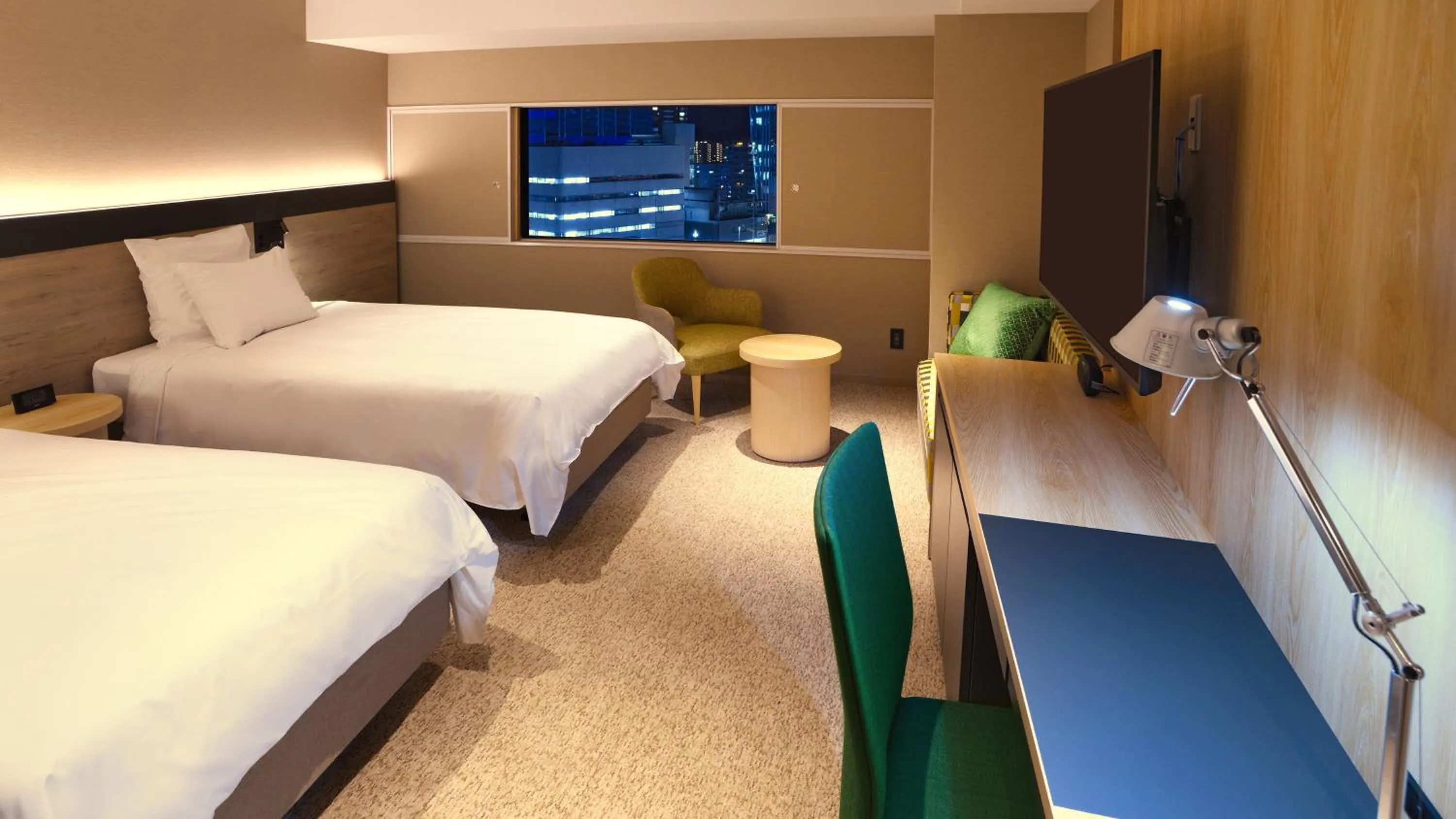 Photo of the whole room, Bed in ANA Crowne Plaza Niigata by IHG