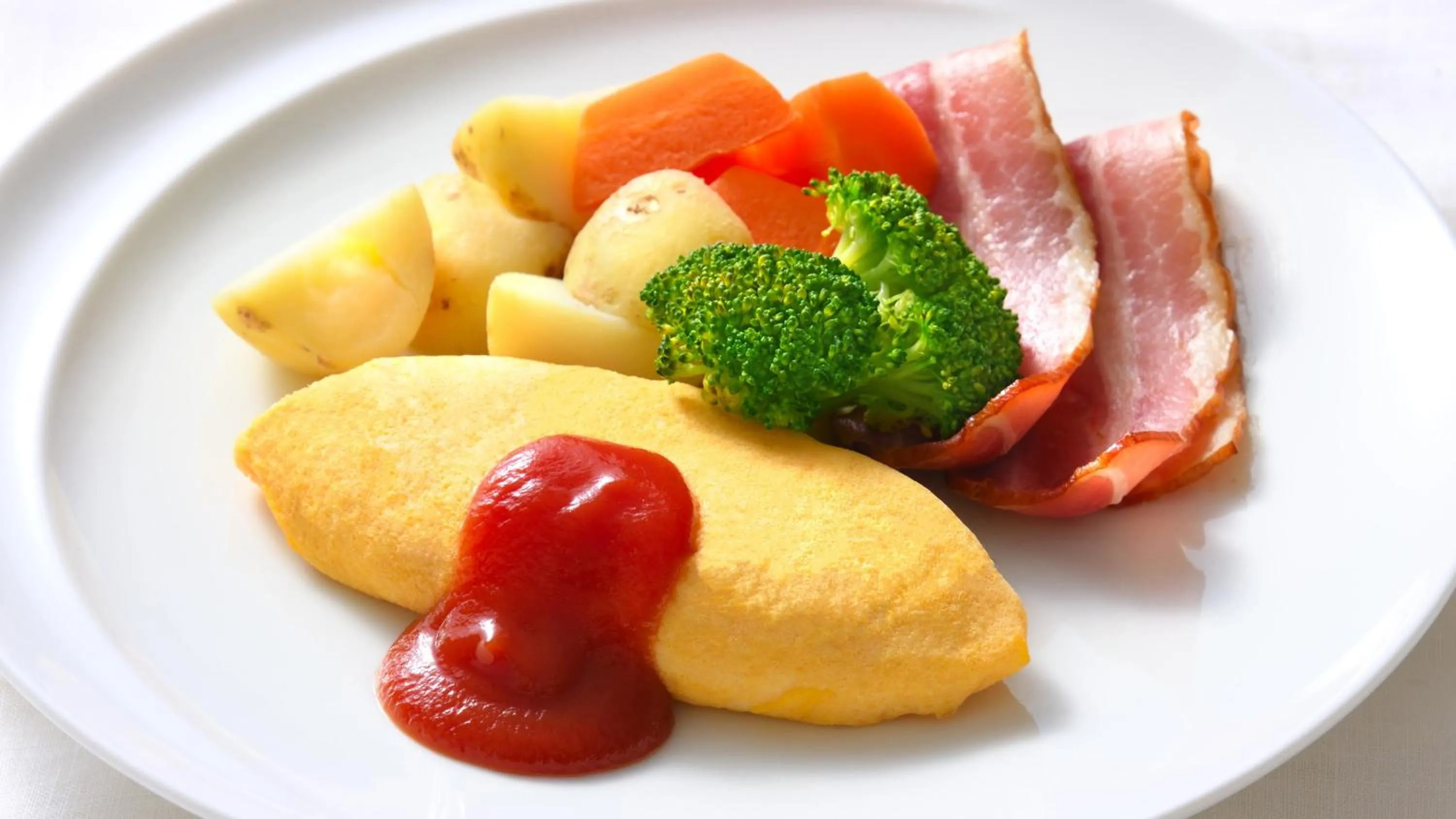 Photo of the whole room in ANA Crowne Plaza Niigata by IHG