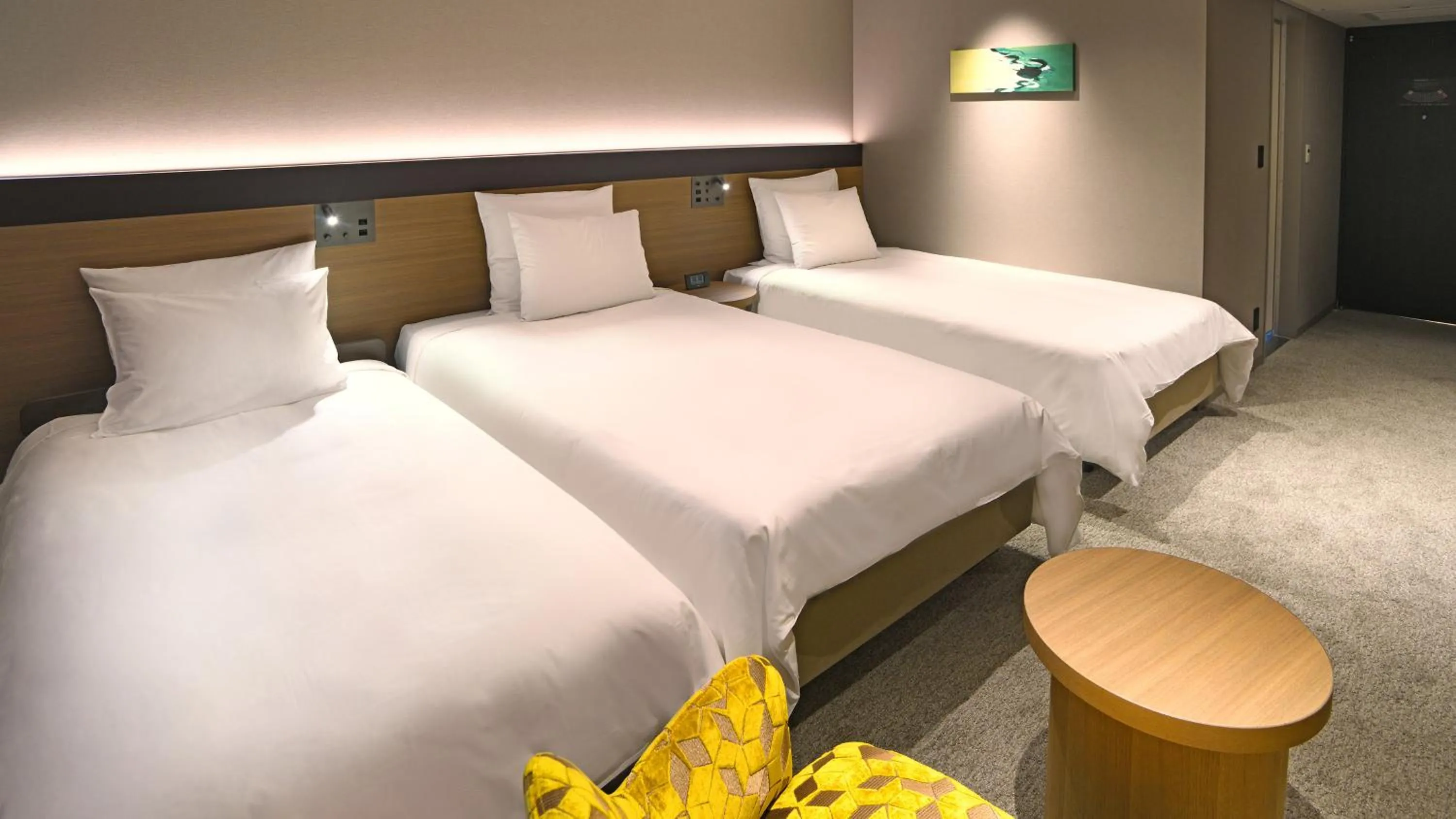 Photo of the whole room, Bed in ANA Crowne Plaza Niigata by IHG