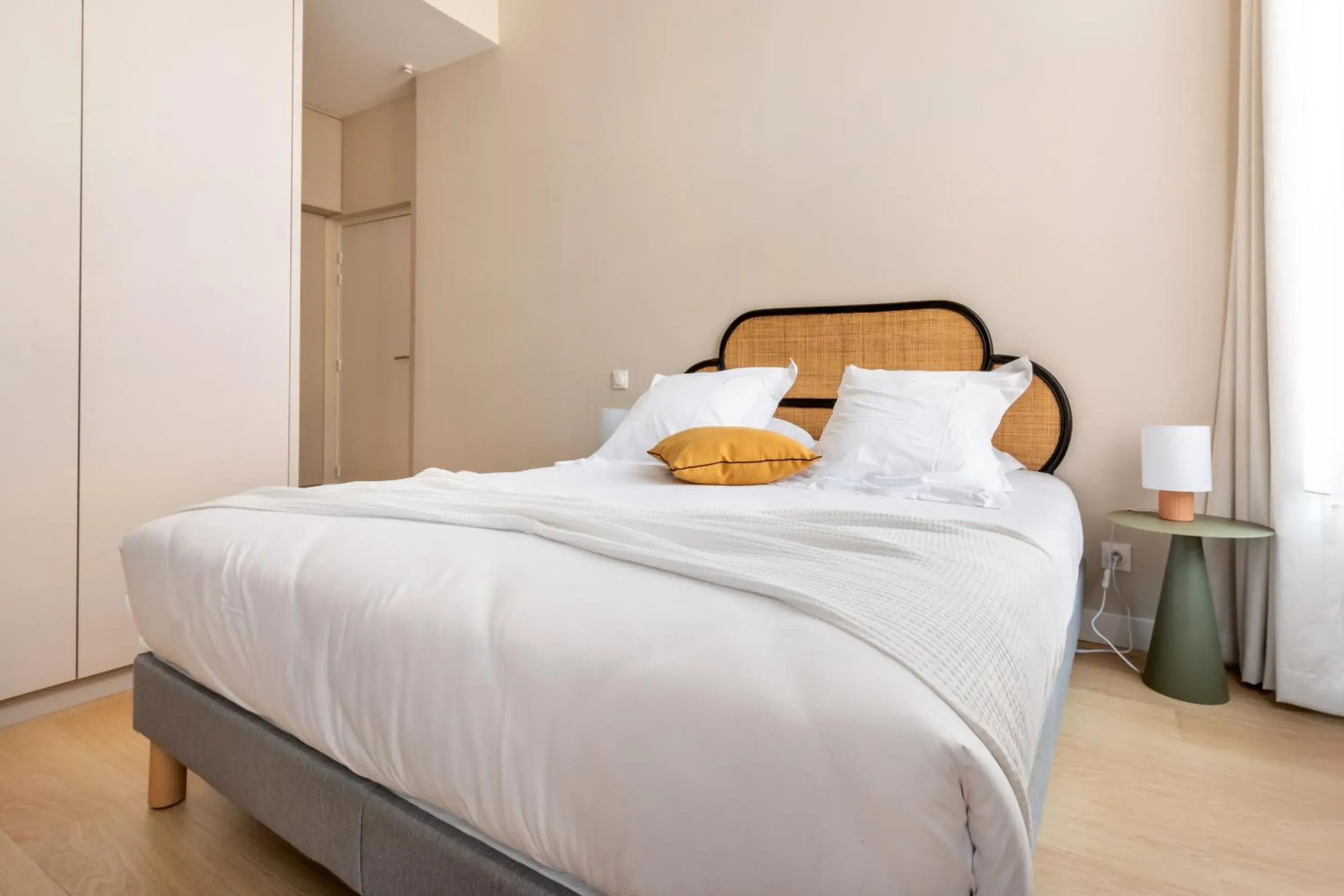 Bedroom, Bed in Au Chat Qui Dort Lille - Gare Bedroom, Bed in Au Chat Qui Dort Lille - Gare