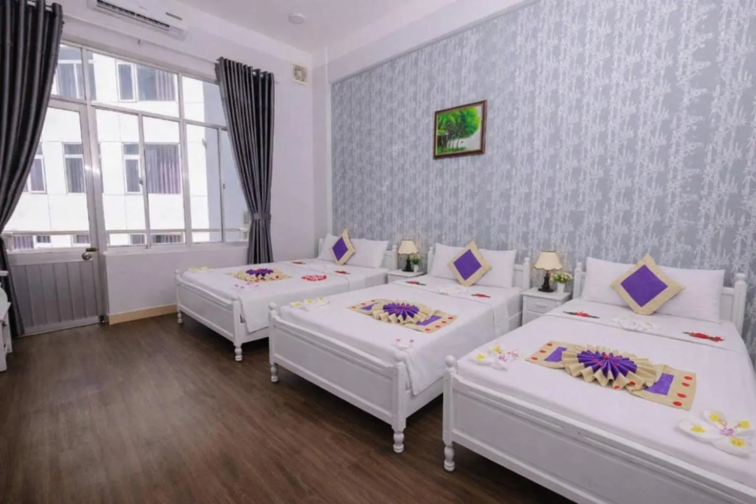 Bedroom, Bed in CCT Luxury Hotel