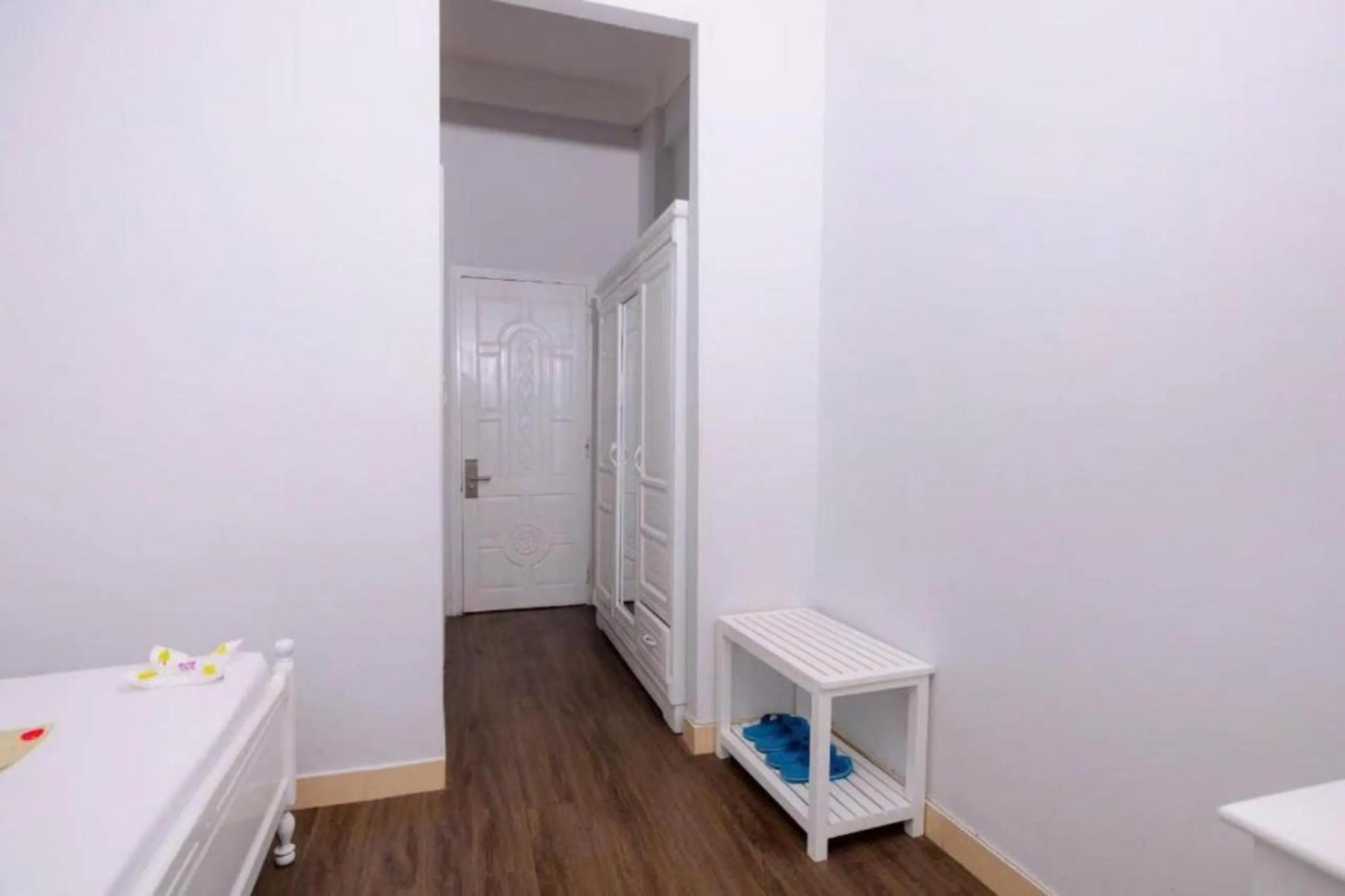 Bedroom, Bed in CCT Luxury Hotel