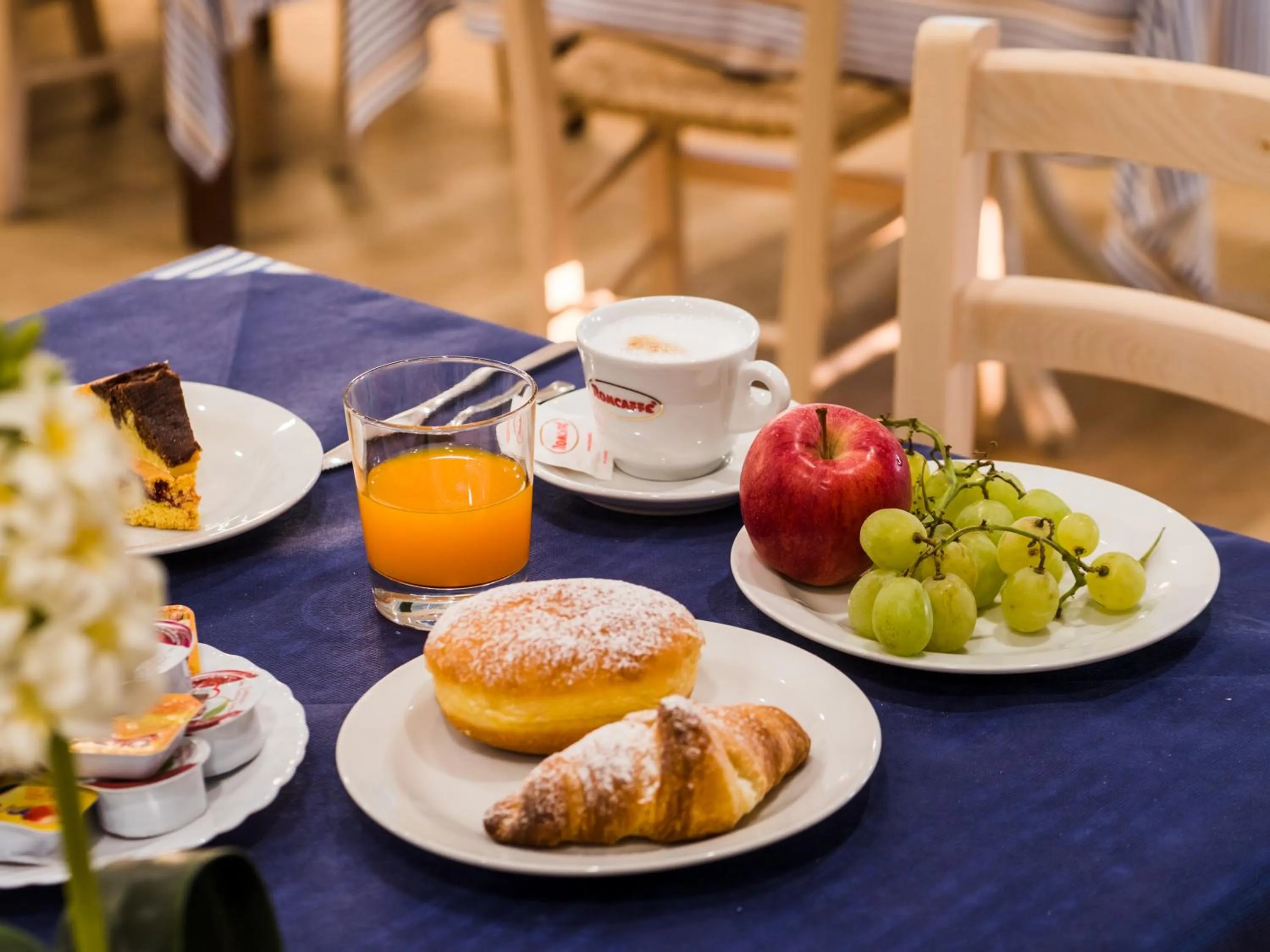 Breakfast in Hotel Villa Sorriso