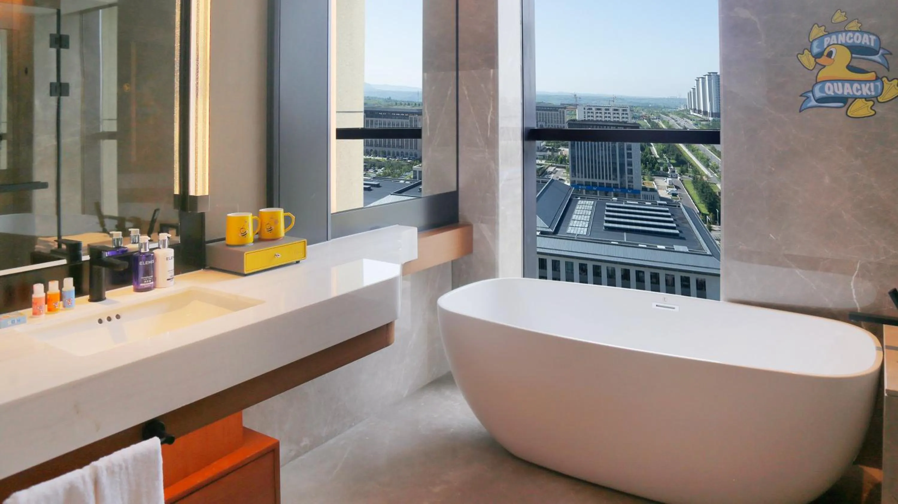 Photo of the whole room in voco Jincheng Danhe by IHG