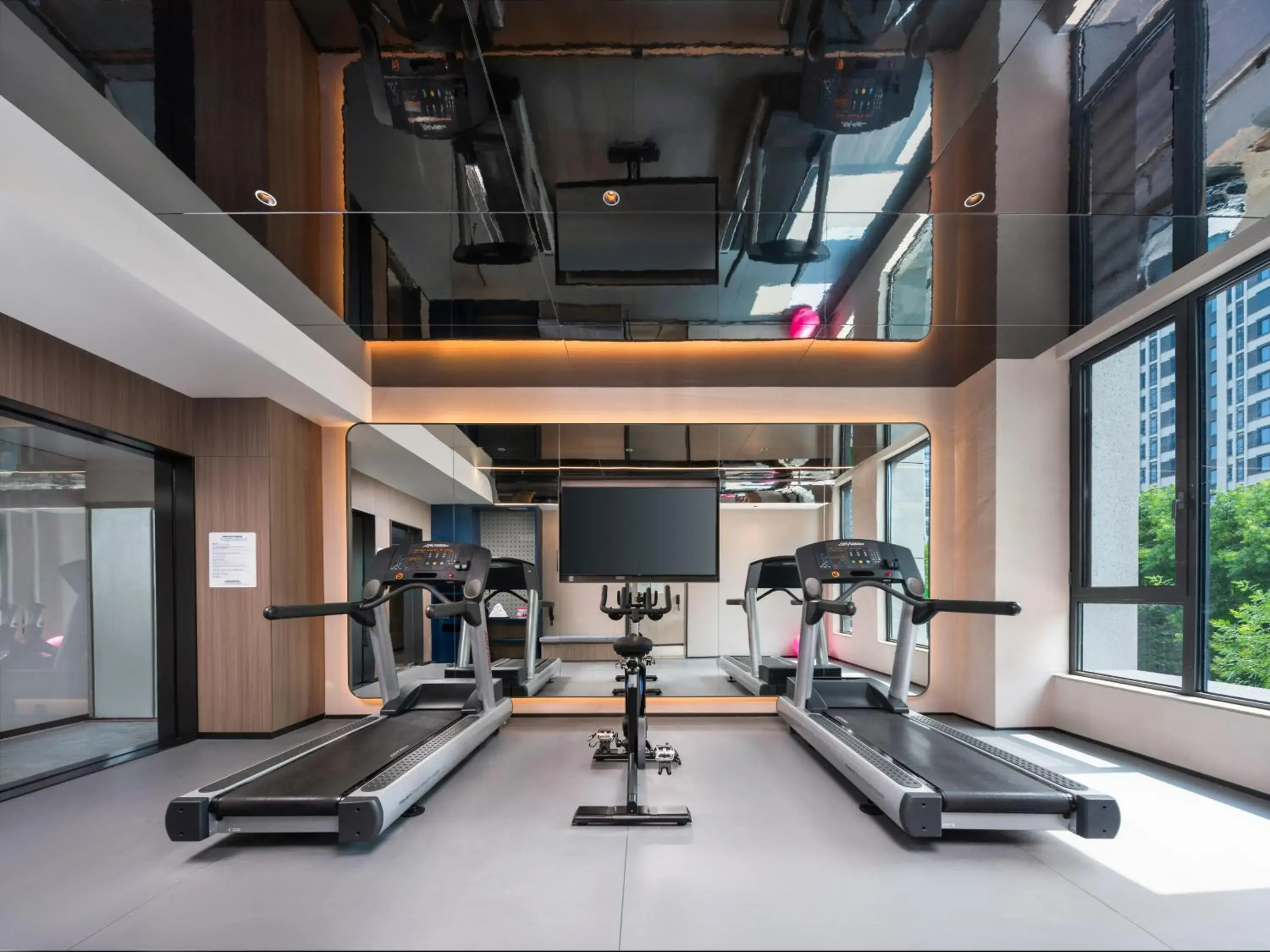 Fitness centre/facilities in Holiday Inn Express Beijing Mentougou by IHG Fitness centre/facilities in Holiday Inn Express Beijing Mentougou by IHG