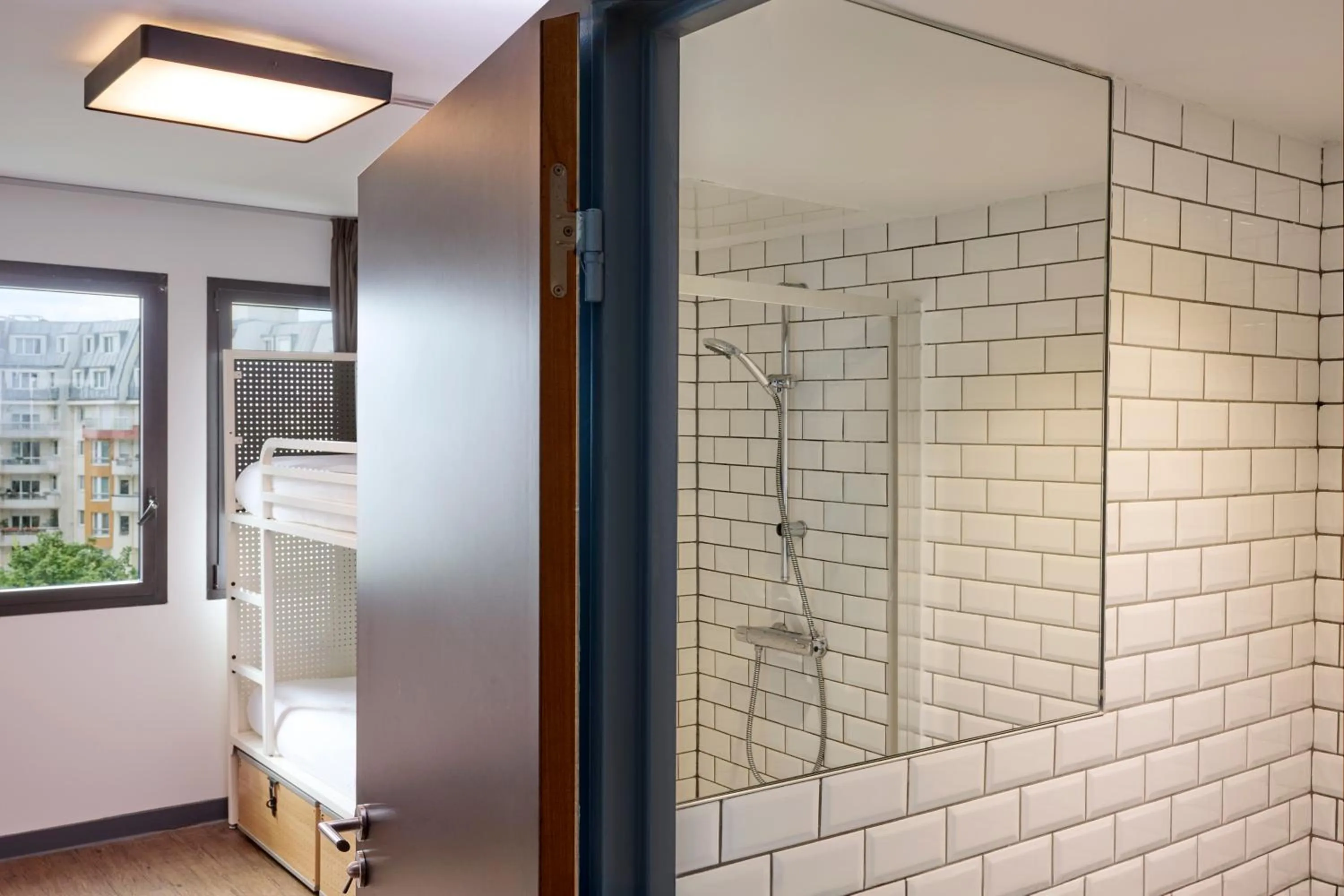 Bed in Generator Paris