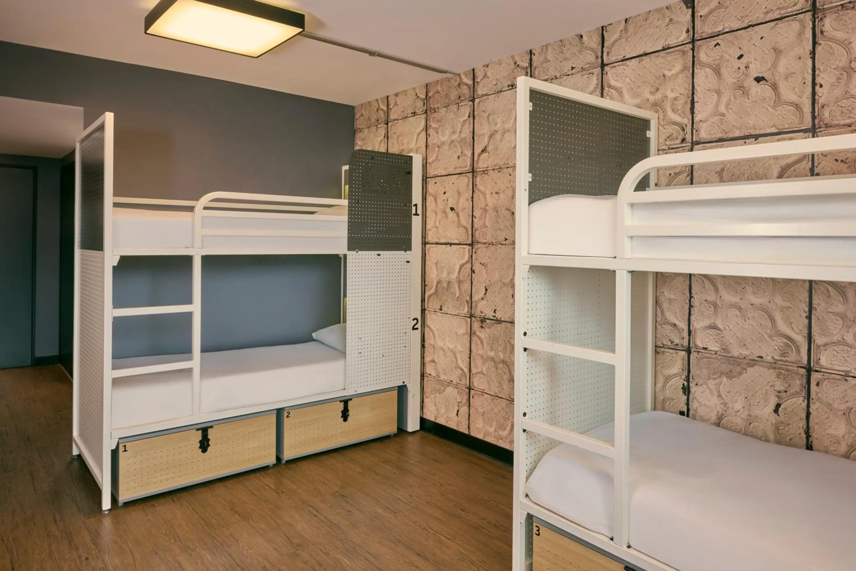 Bed in Generator Paris