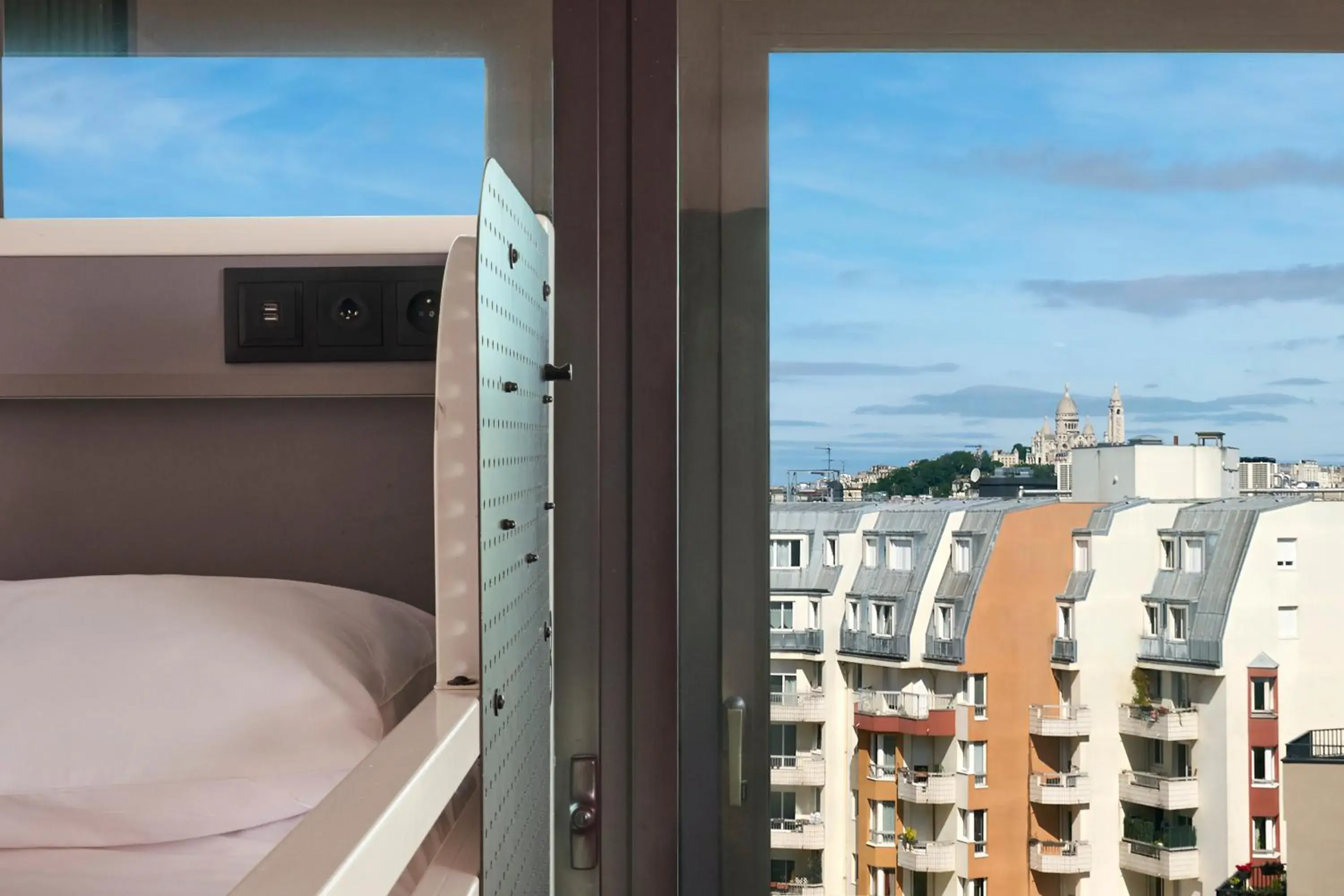 Bed in Generator Paris Bed in Generator Paris