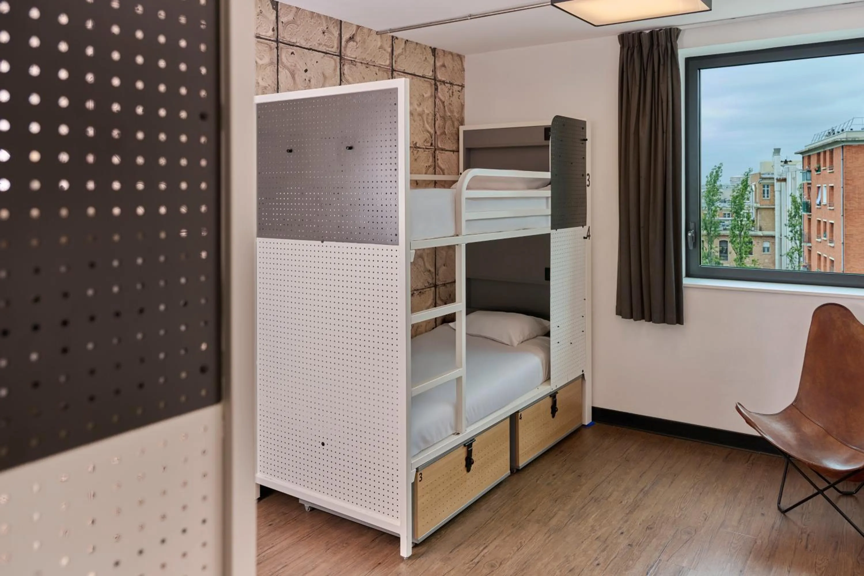 Bed in Generator Paris