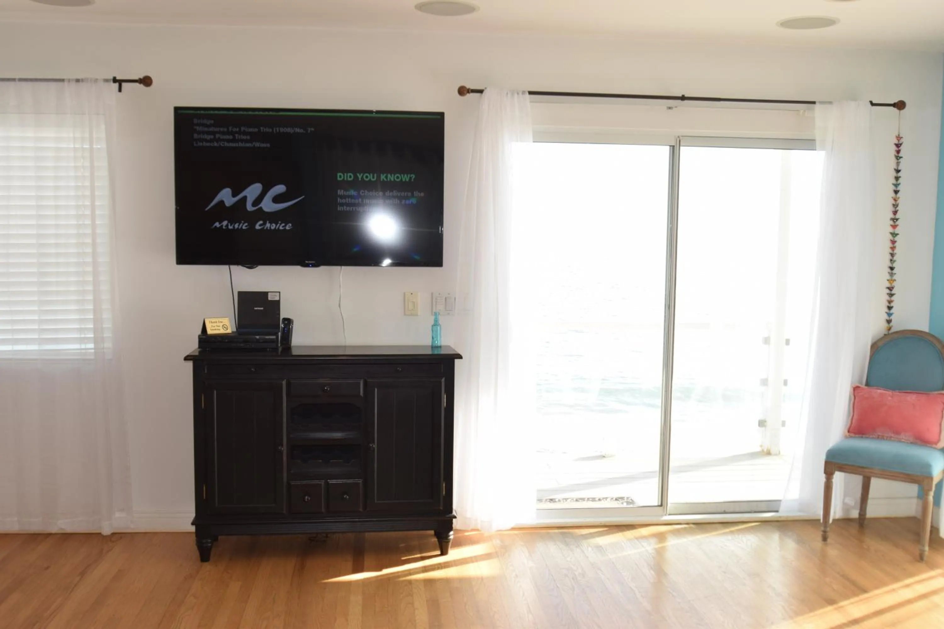TV and multimedia in Malibu Private Beach Apartments