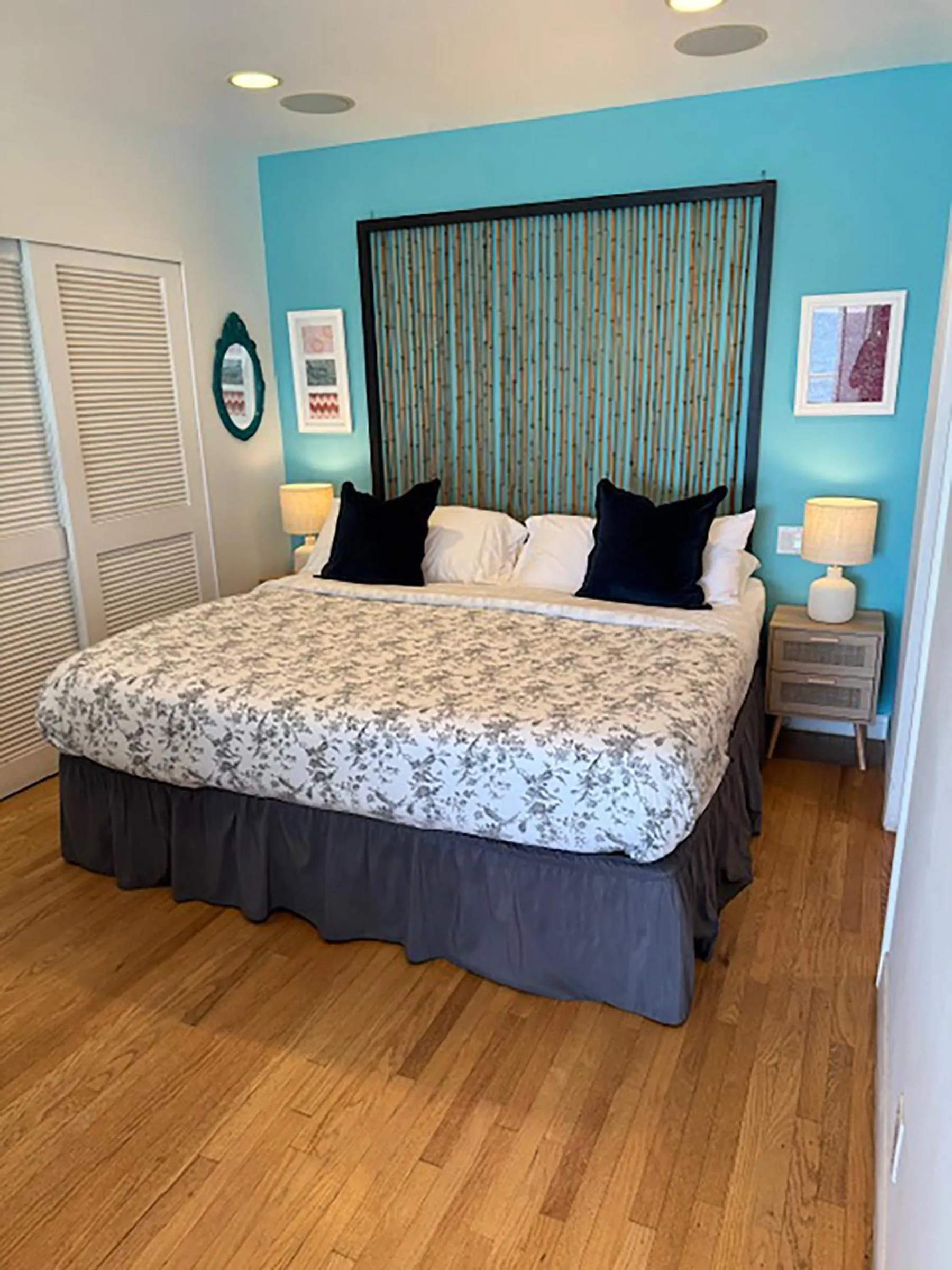 Bedroom, Bed in Malibu Private Beach Apartments