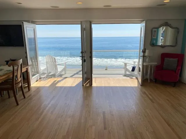 Sea view in Malibu Private Beach Apartments