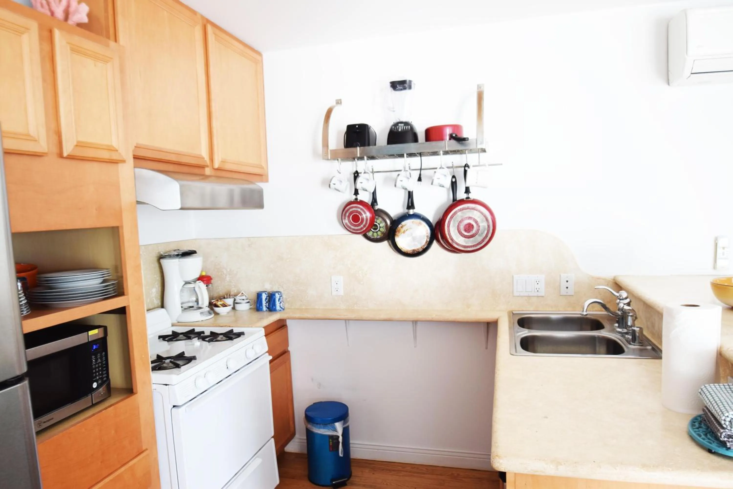 Kitchen or kitchenette in Malibu Private Beach Apartments