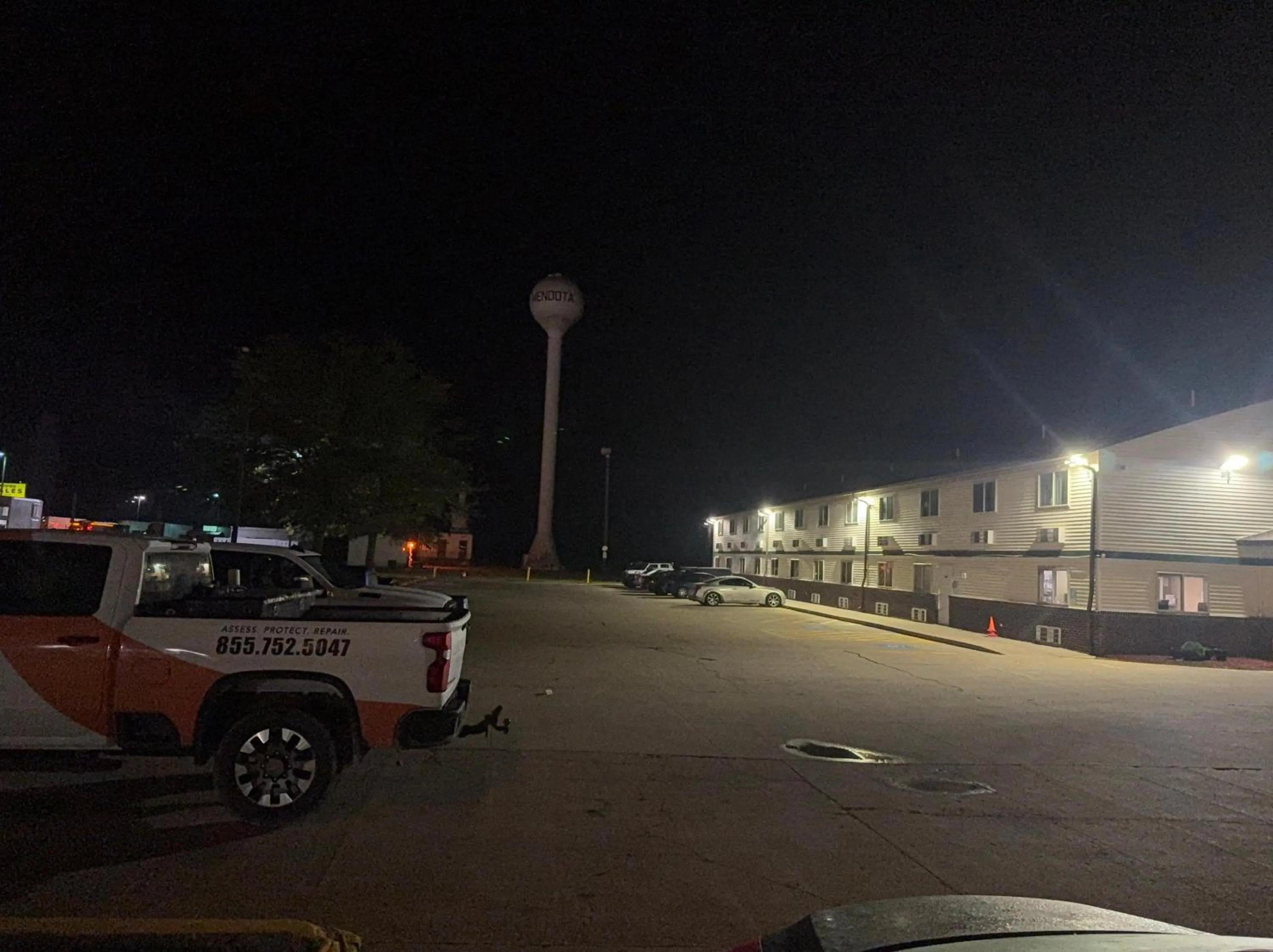 Parking in Super 8 by Wyndham Mendota I-39