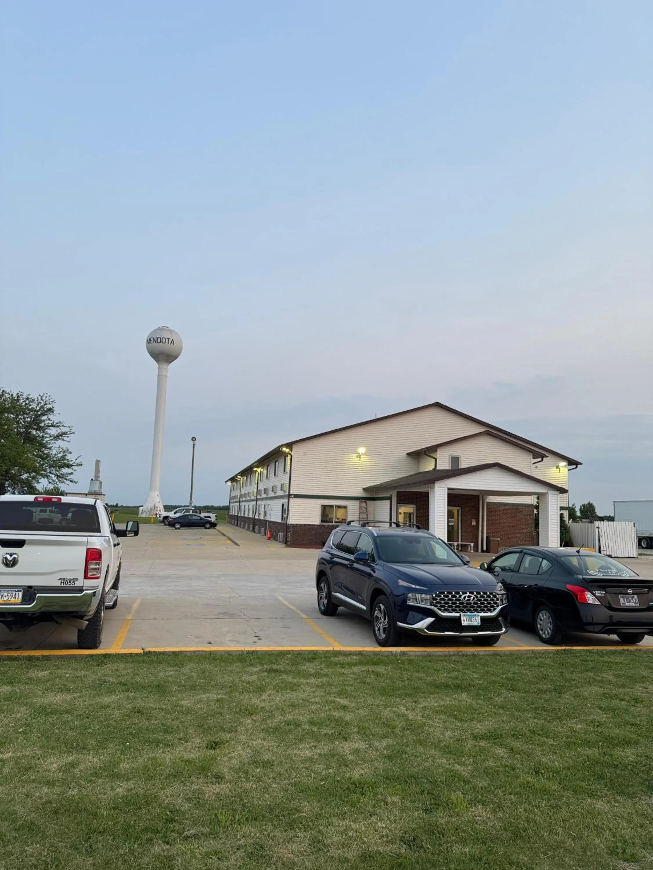 Property building in Super 8 by Wyndham Mendota I-39