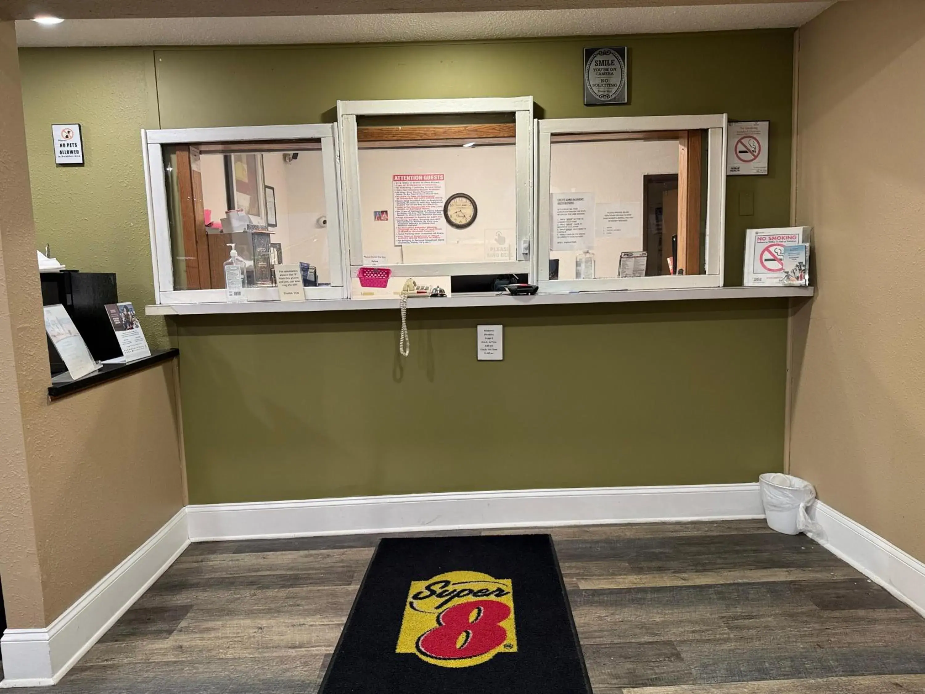 Lobby or reception in Super 8 by Wyndham Mendota I-39 Lobby or reception in Super 8 by Wyndham Mendota I-39