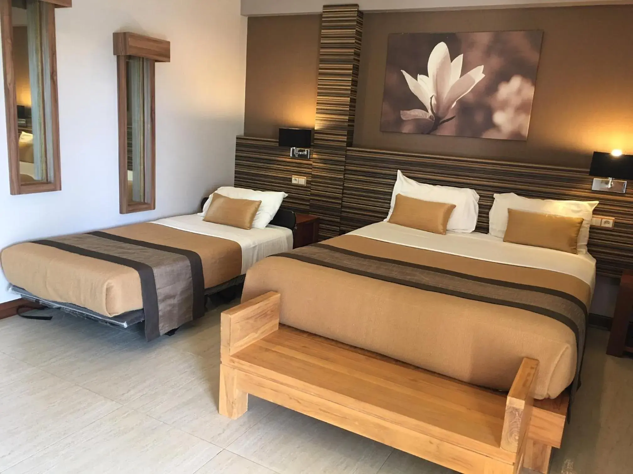 Double or Twin Room with Garden View in Hotel Colibri Double or Twin Room with Garden View in Hotel Colibri