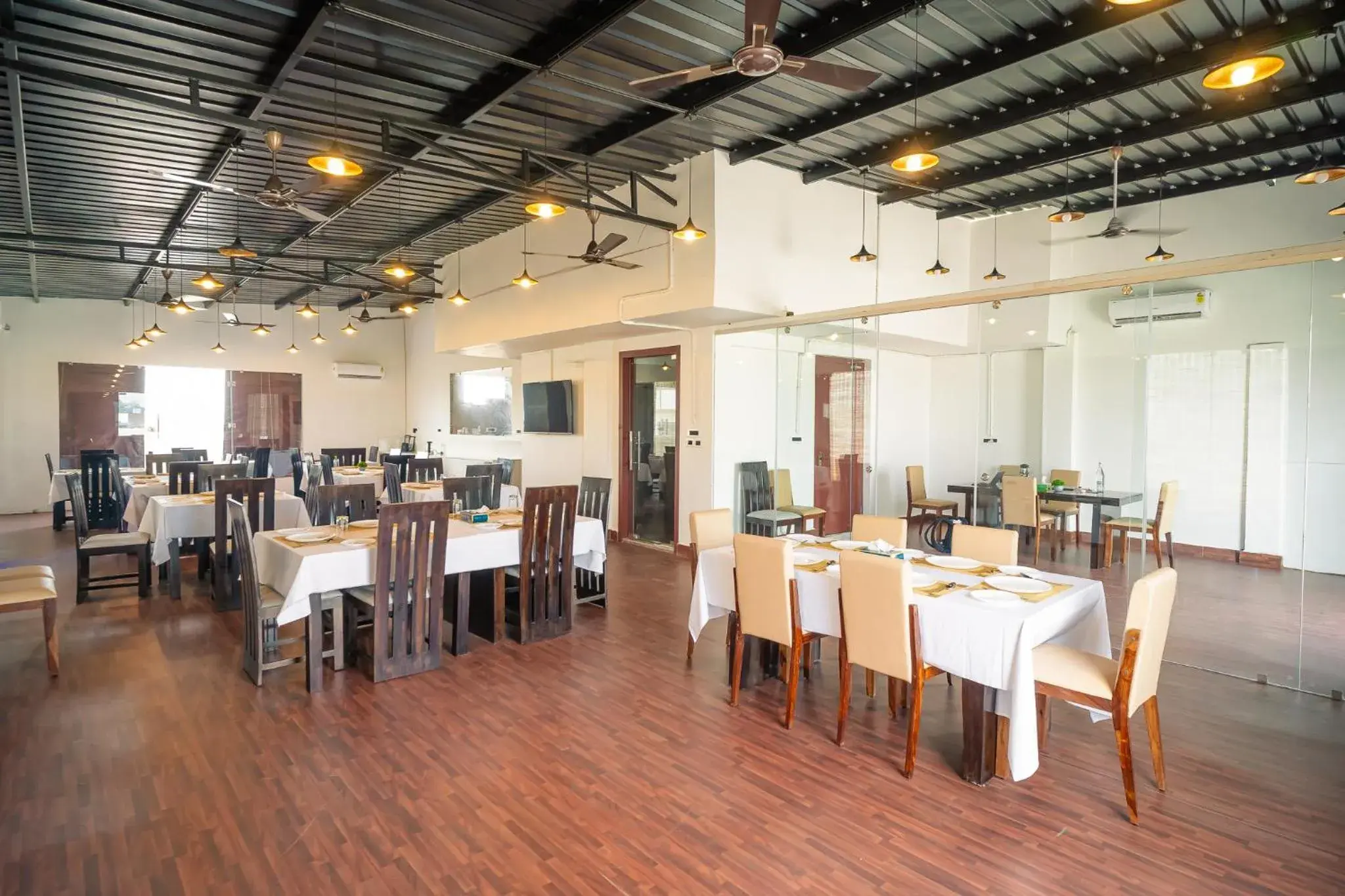 Restaurant/places to eat in J60 Suites, Ashok Vihar - Near Netaji Subhash Place Restaurant/places to eat in J60 Suites, Ashok Vihar - Near Netaji Subhash Place