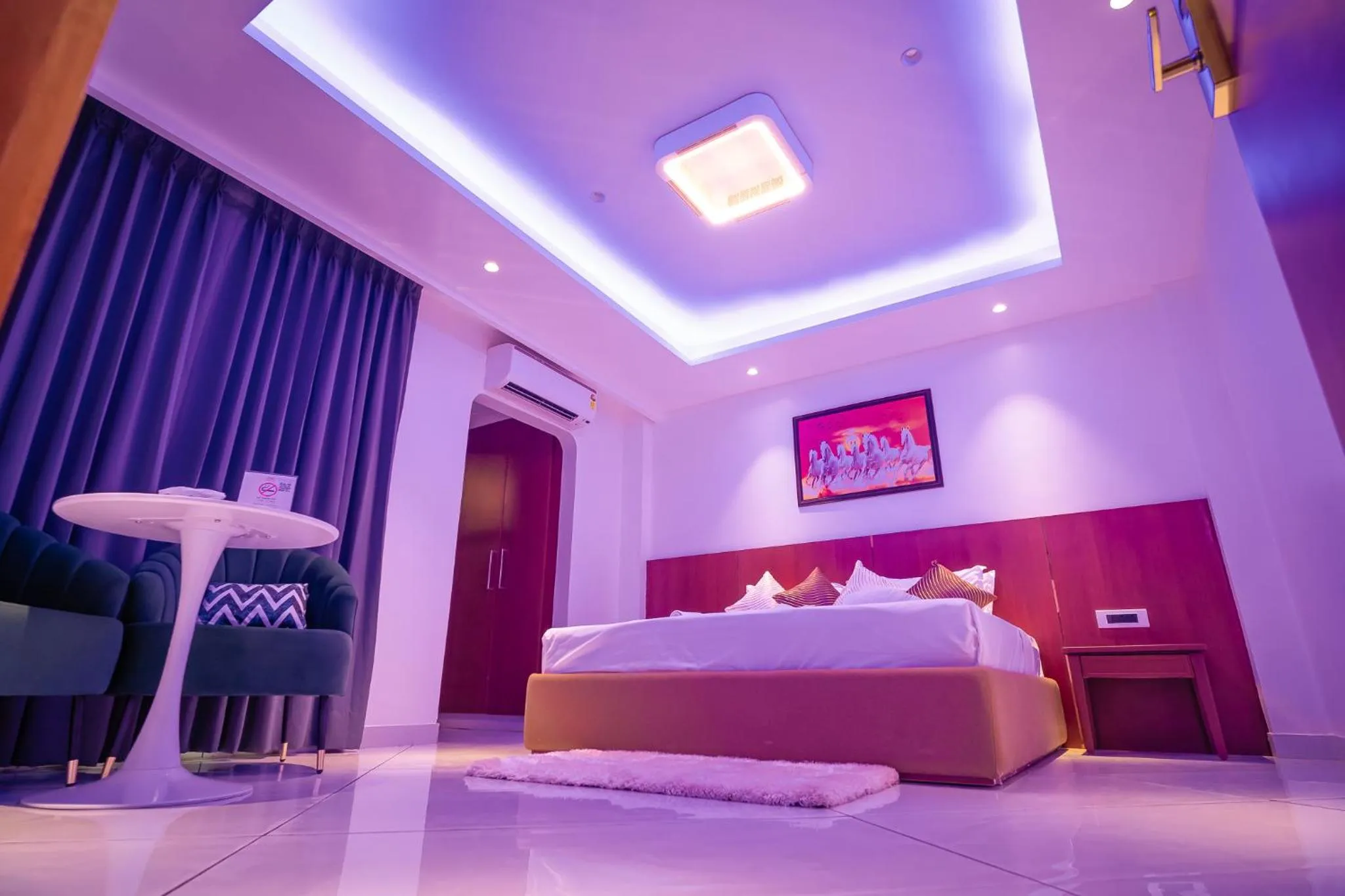 Bed in J60 Suites, Ashok Vihar - Near Netaji Subhash Place