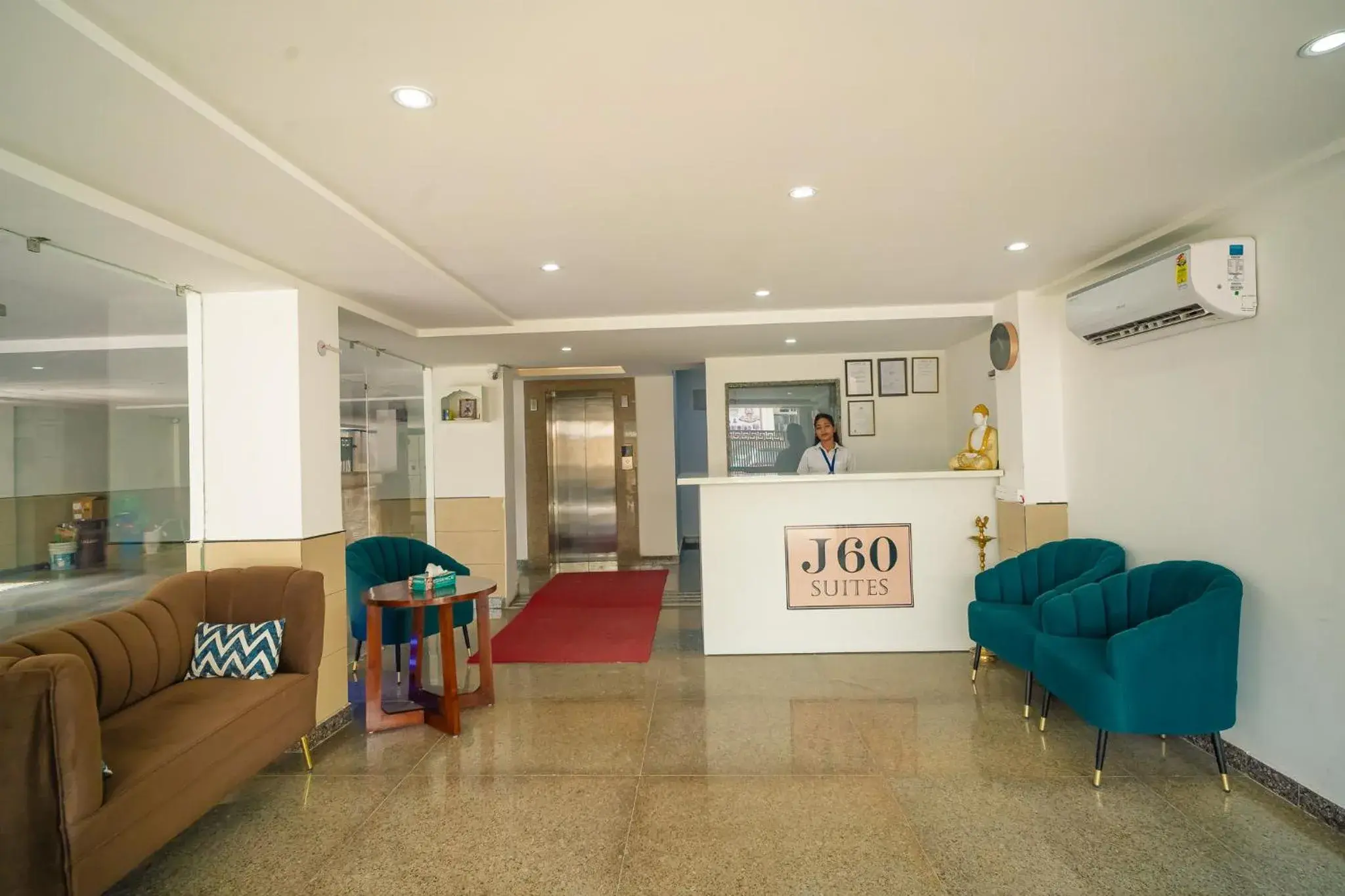Lobby or reception in J60 Suites, Ashok Vihar - Near Netaji Subhash Place Lobby or reception in J60 Suites, Ashok Vihar - Near Netaji Subhash Place