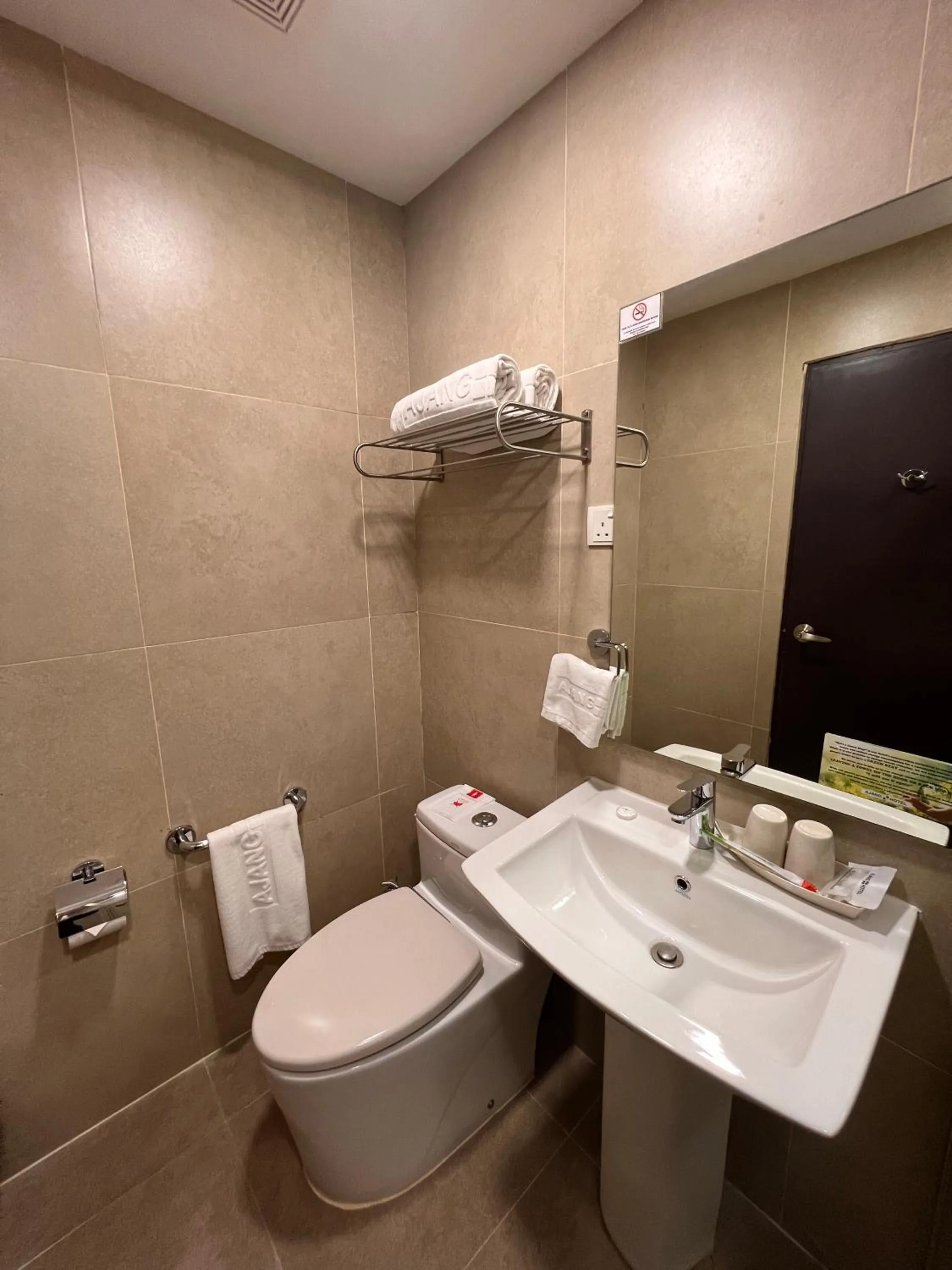 Toilet in Ajang Hotel