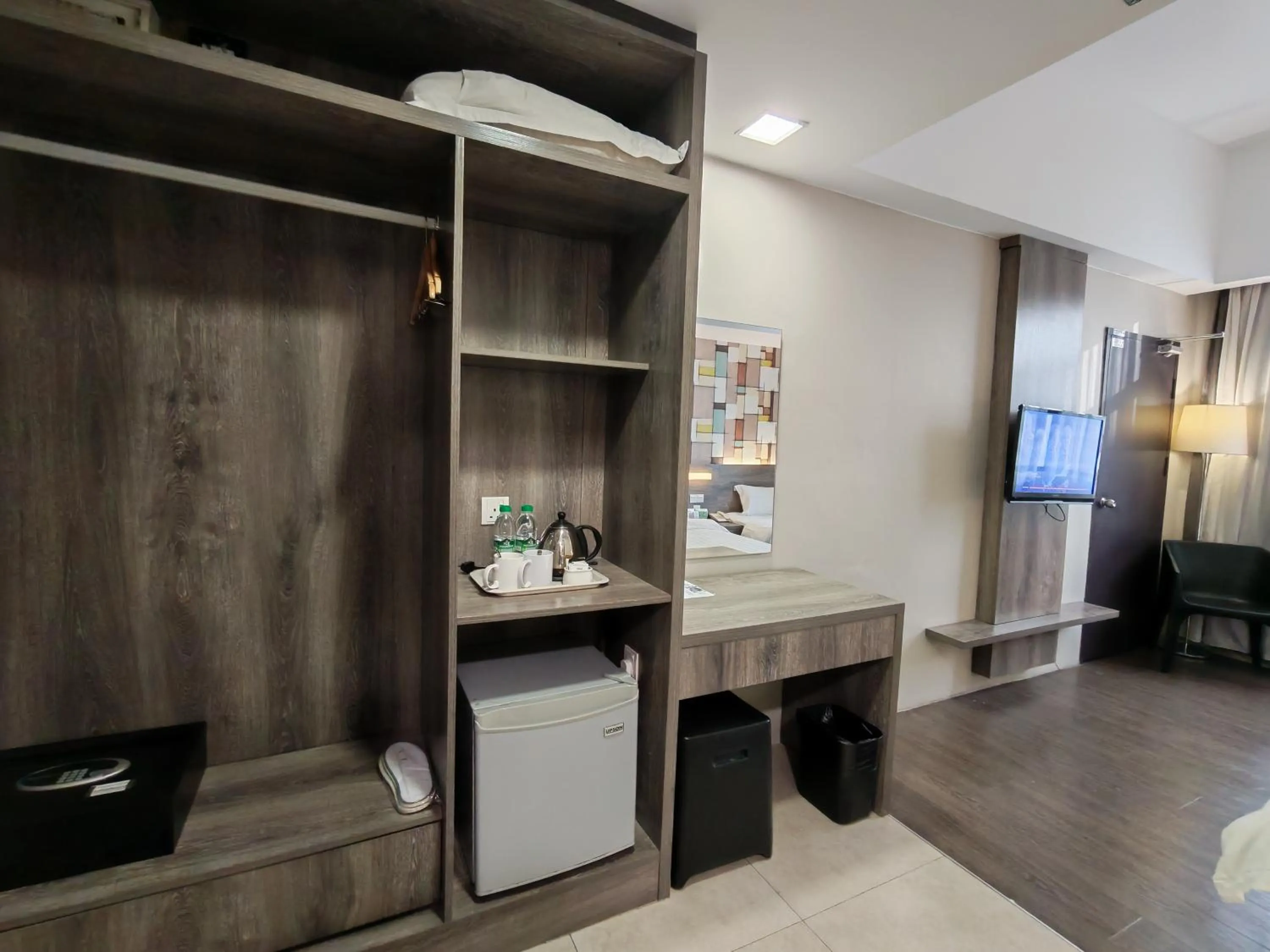 wardrobe in Ajang Hotel