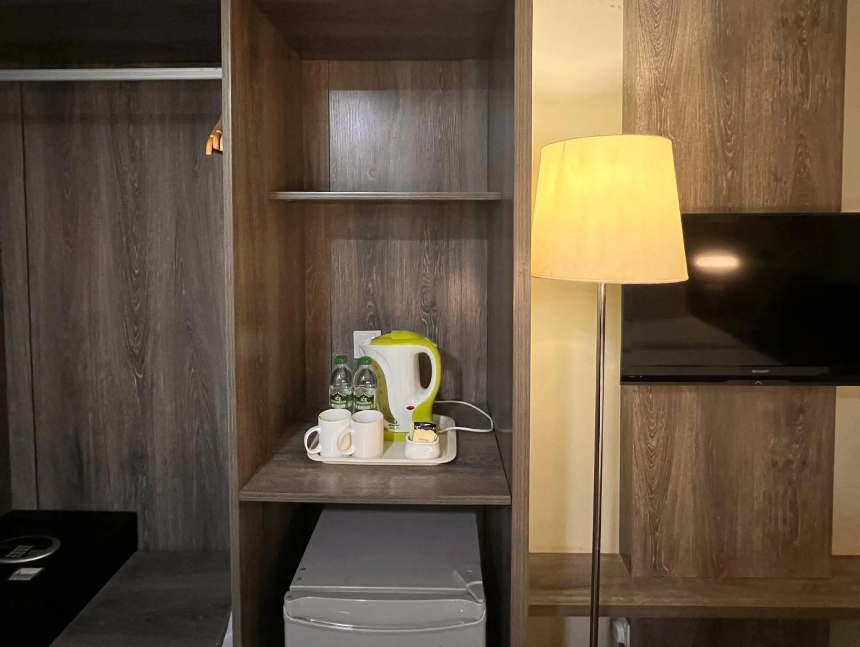 Coffee/tea facilities in Ajang Hotel