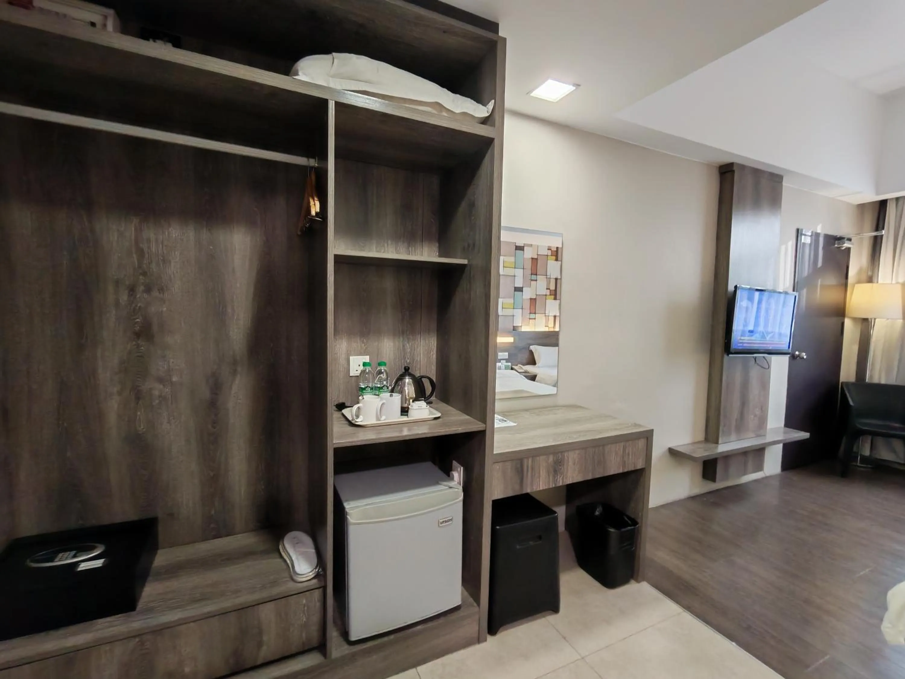 wardrobe in Ajang Hotel