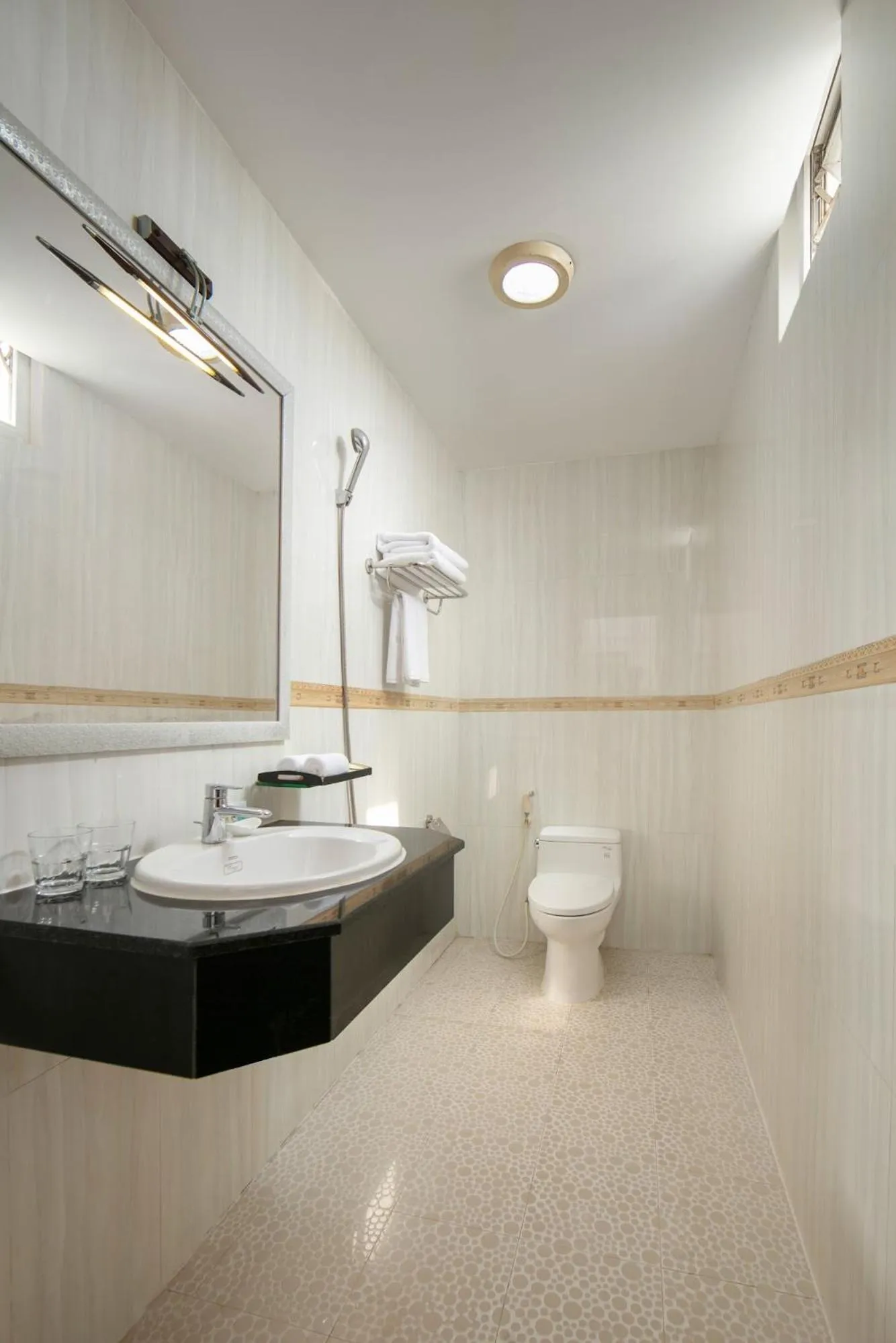 Shower in Nesta Hotel Can Tho