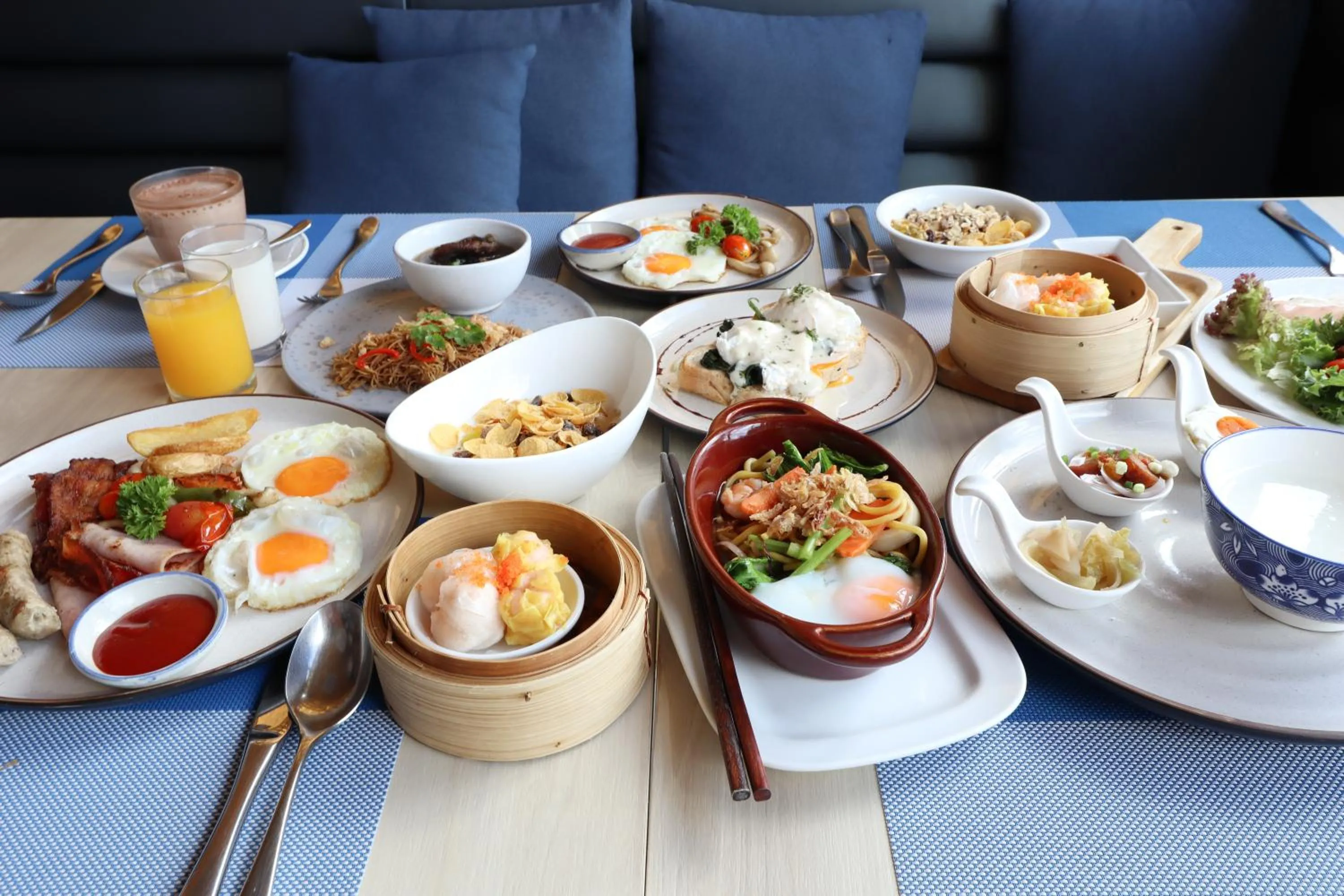 Restaurant/places to eat in Bandara Pool Villas, Phuket