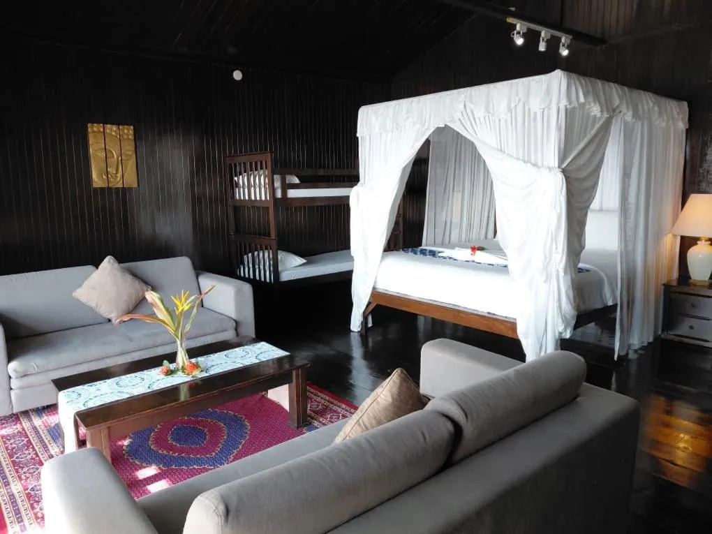 Photo of the whole room, Bed in Melina Beach Resort