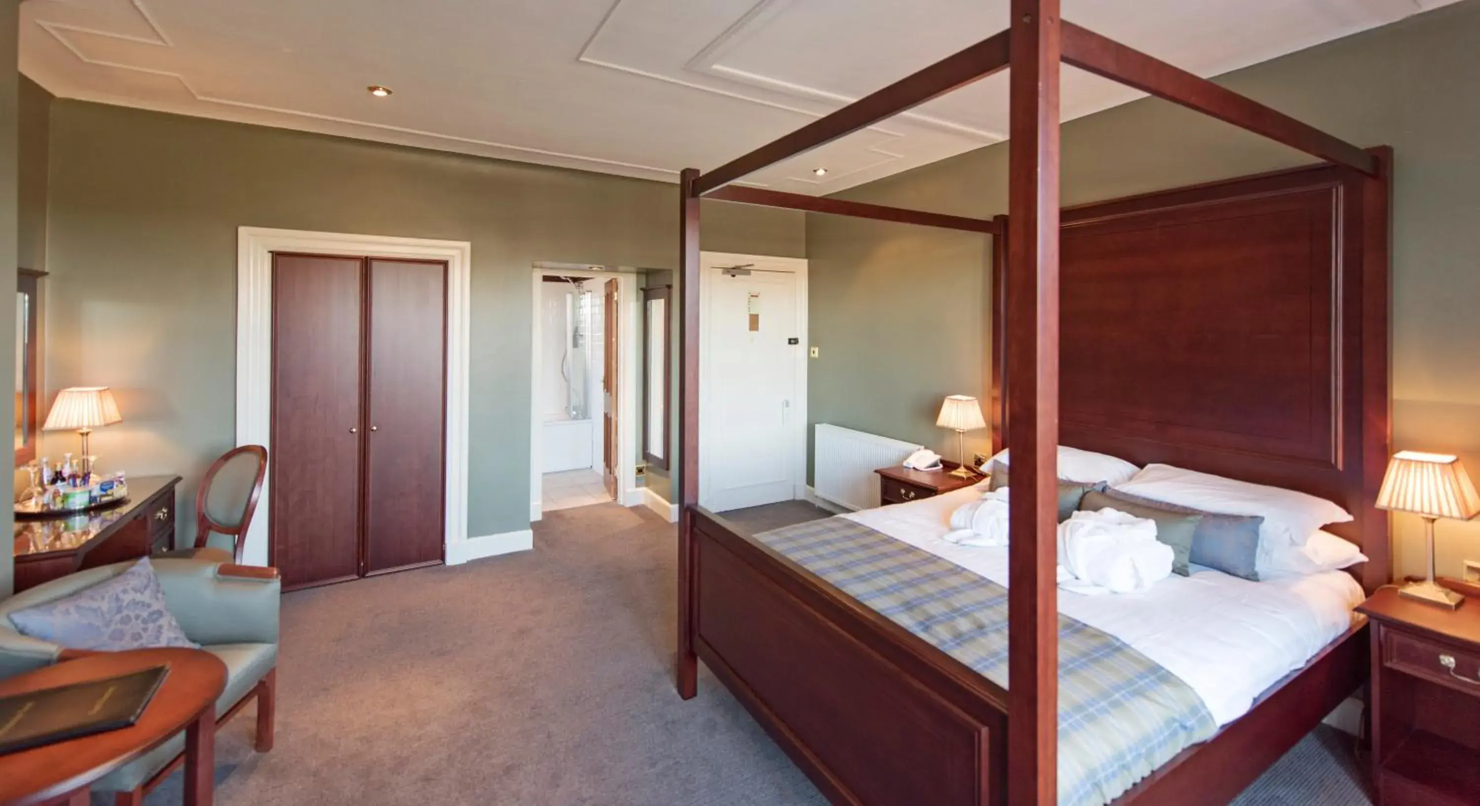 Photo of the whole room, Bed in Nethybridge Hotel Photo of the whole room, Bed in Nethybridge Hotel