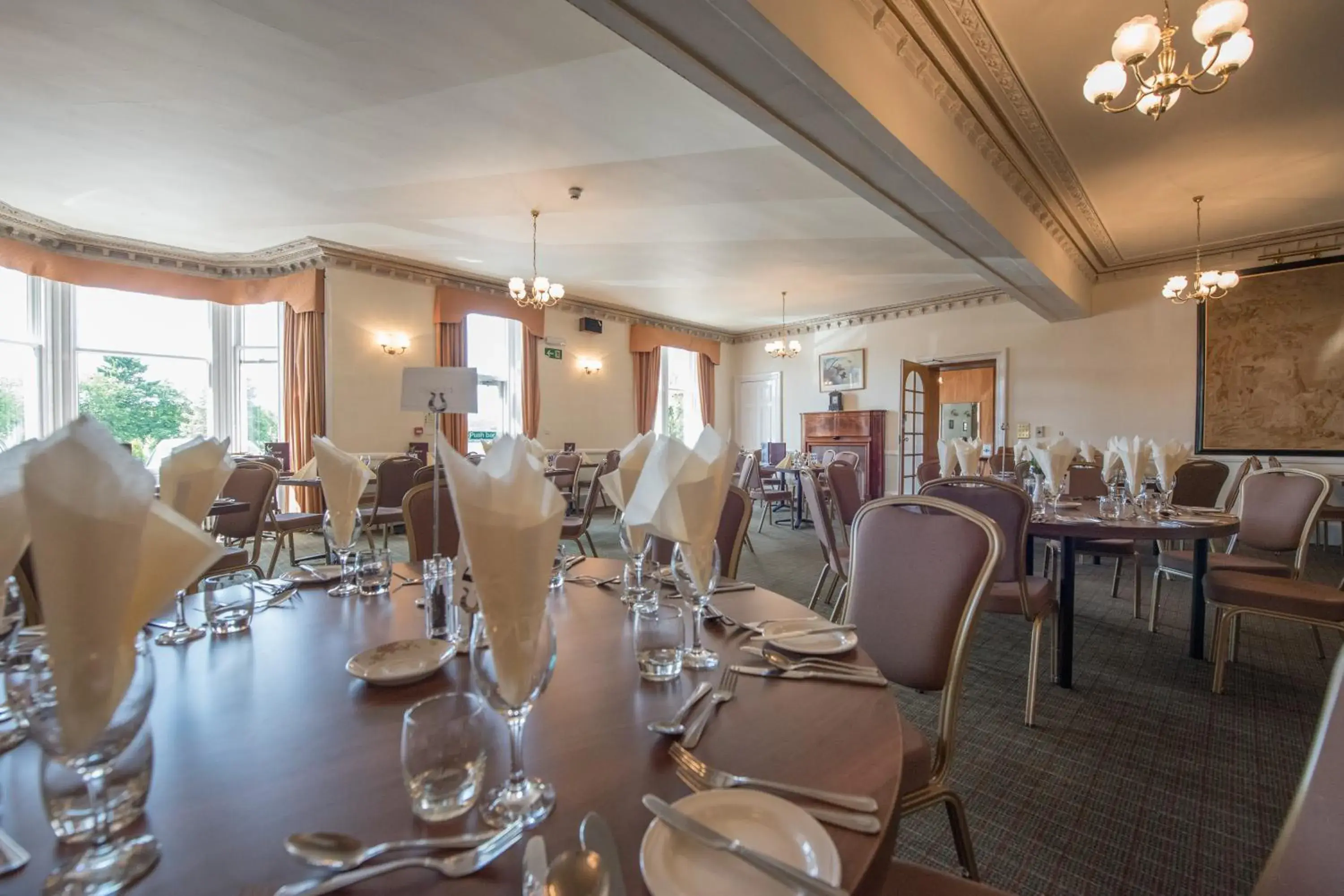 Restaurant/places to eat in Nethybridge Hotel Restaurant/places to eat in Nethybridge Hotel