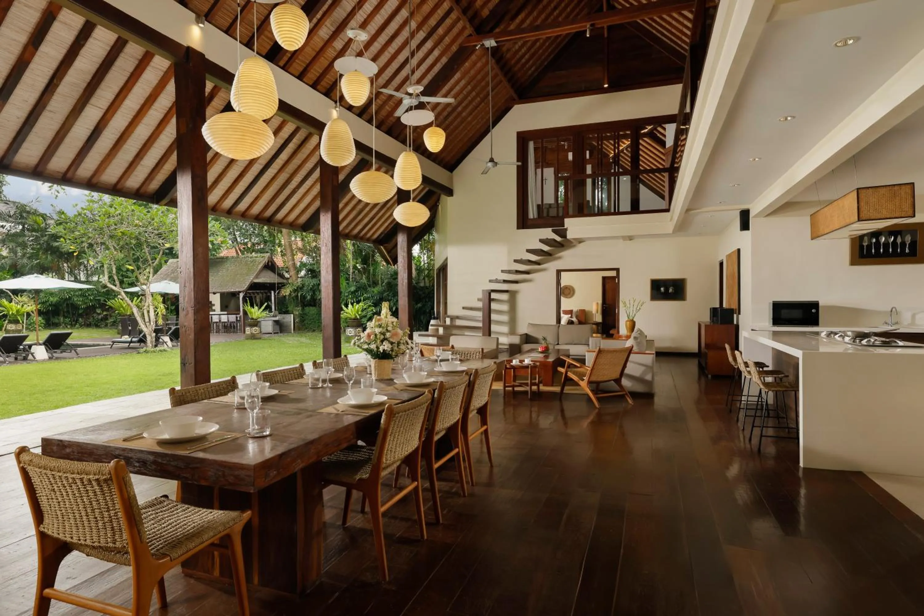 Dining area in Villa Tirtadari by Nakula