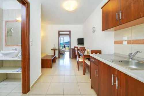 Hotel Emerald and Suites