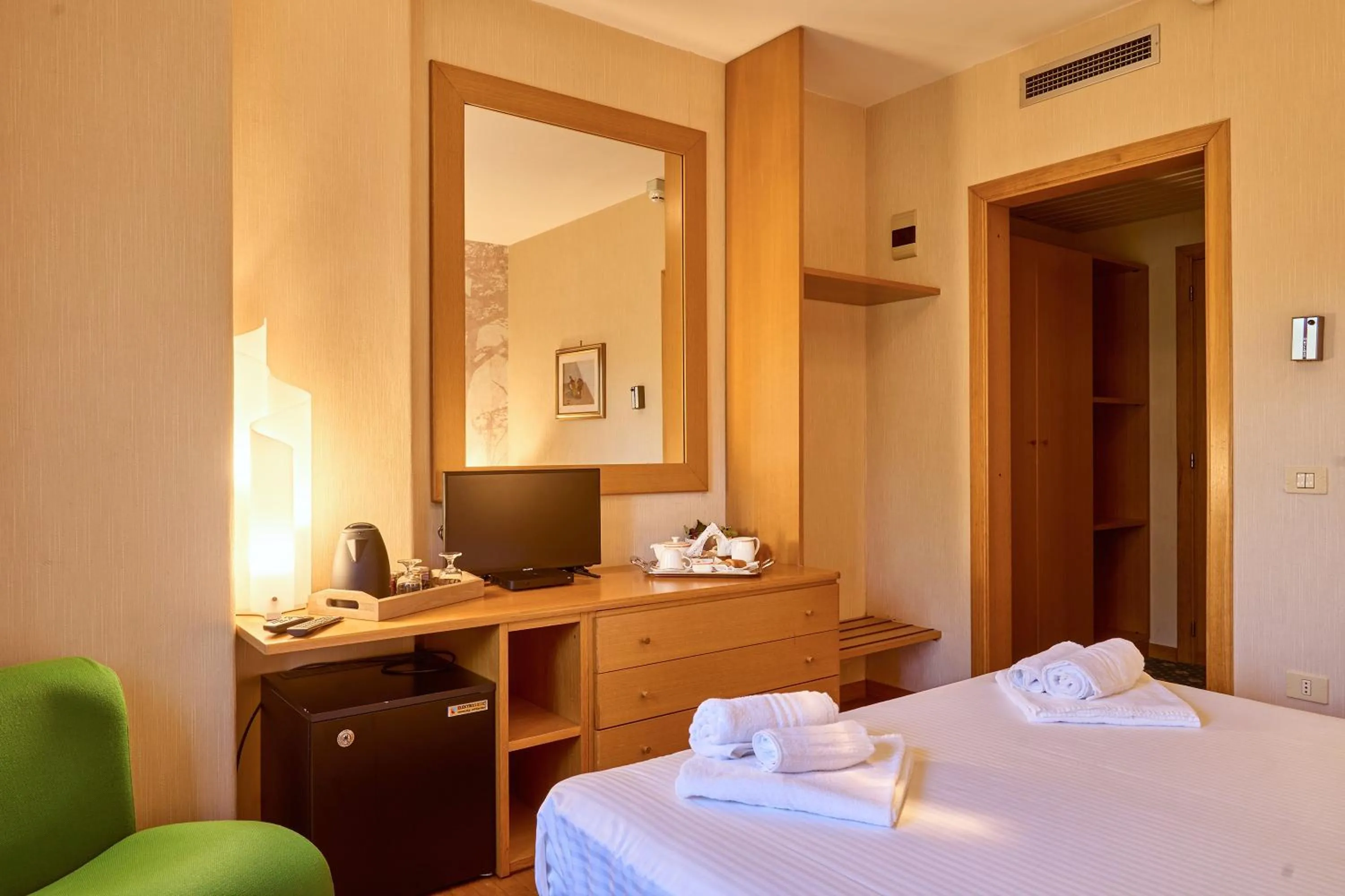 TV and multimedia, Bed in Hotel Camigliatello