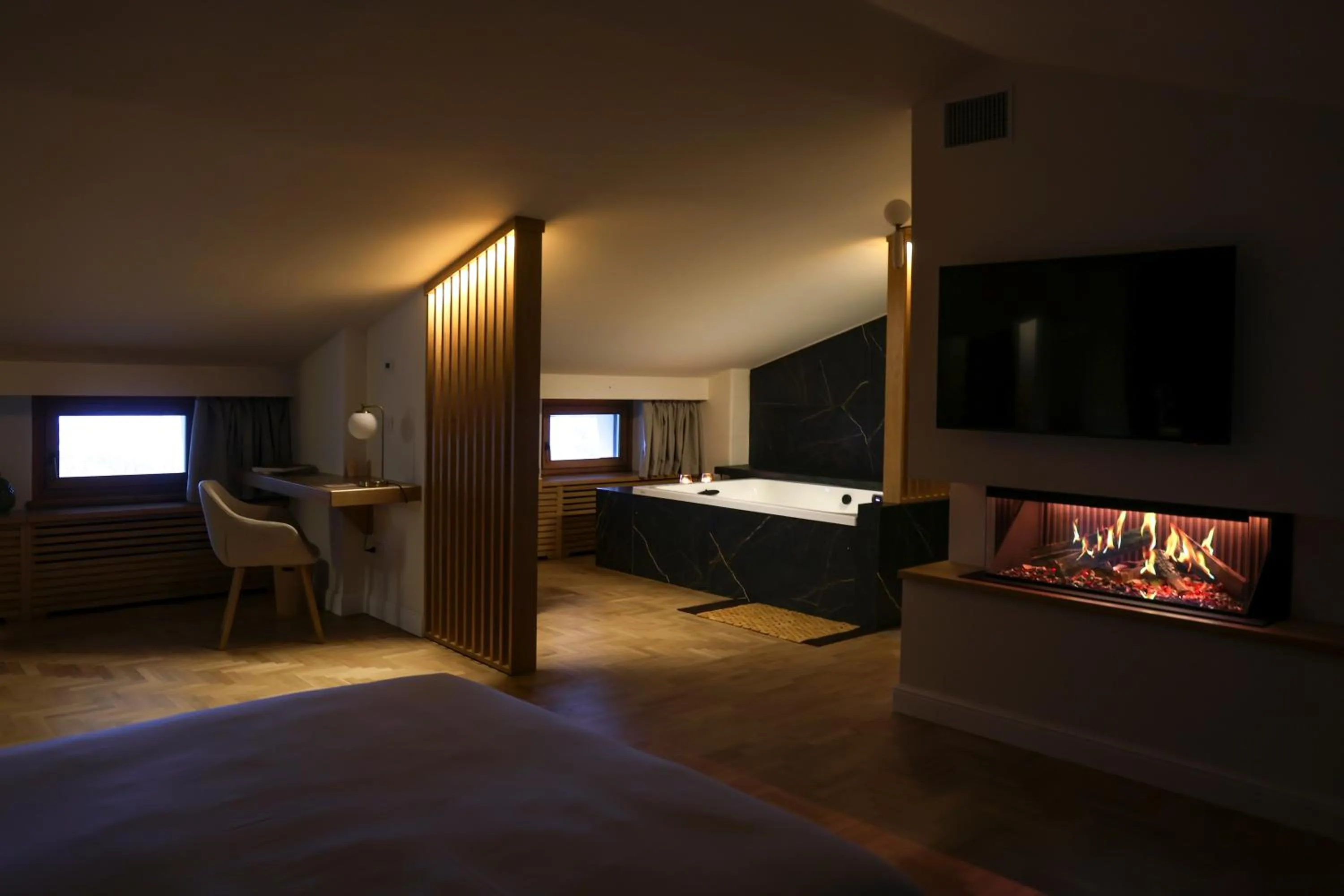 Night, Bed in Hotel Camigliatello