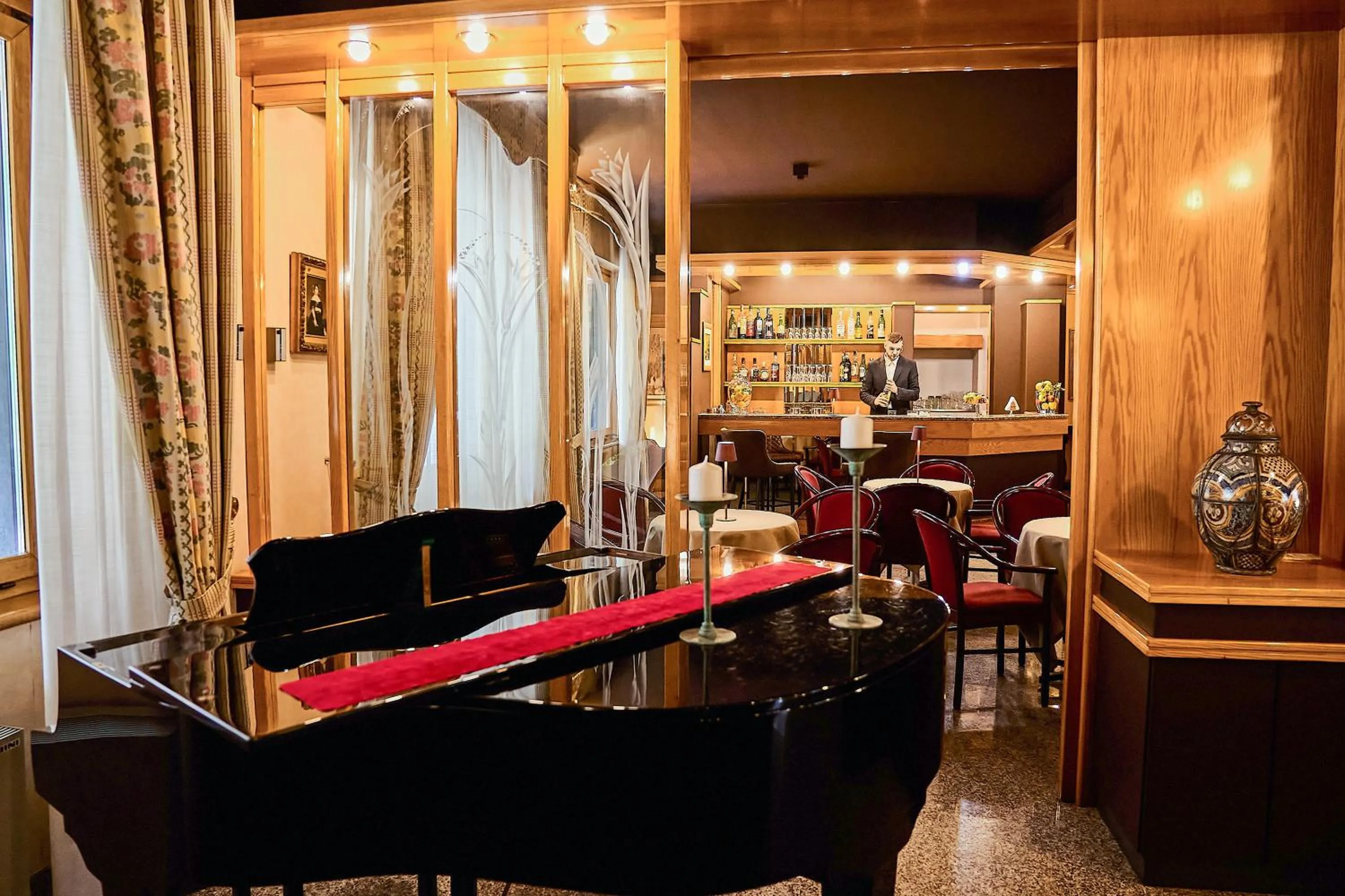 Lounge or bar in Hotel Camigliatello