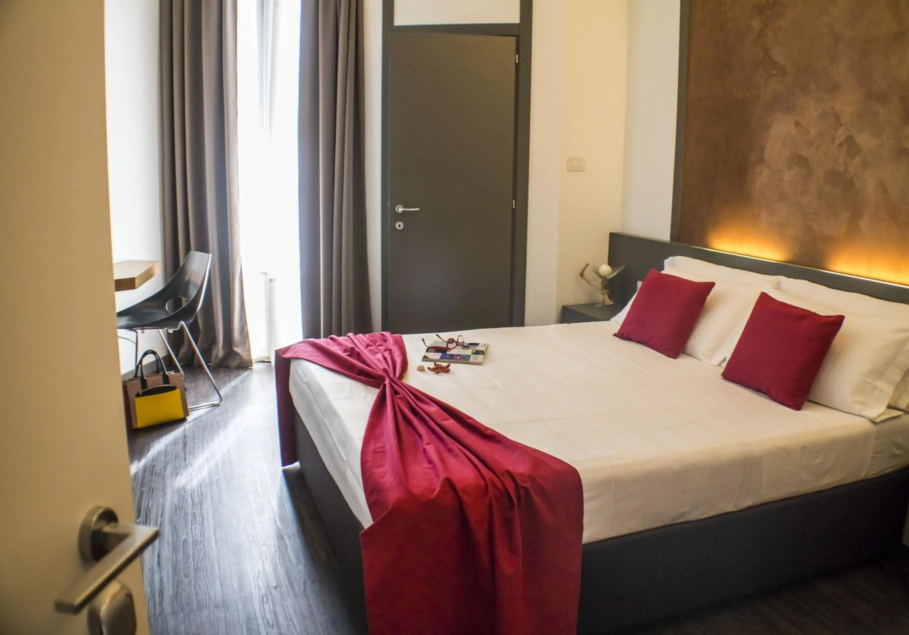 Photo of the whole room, Bed in Acapulco Hotel